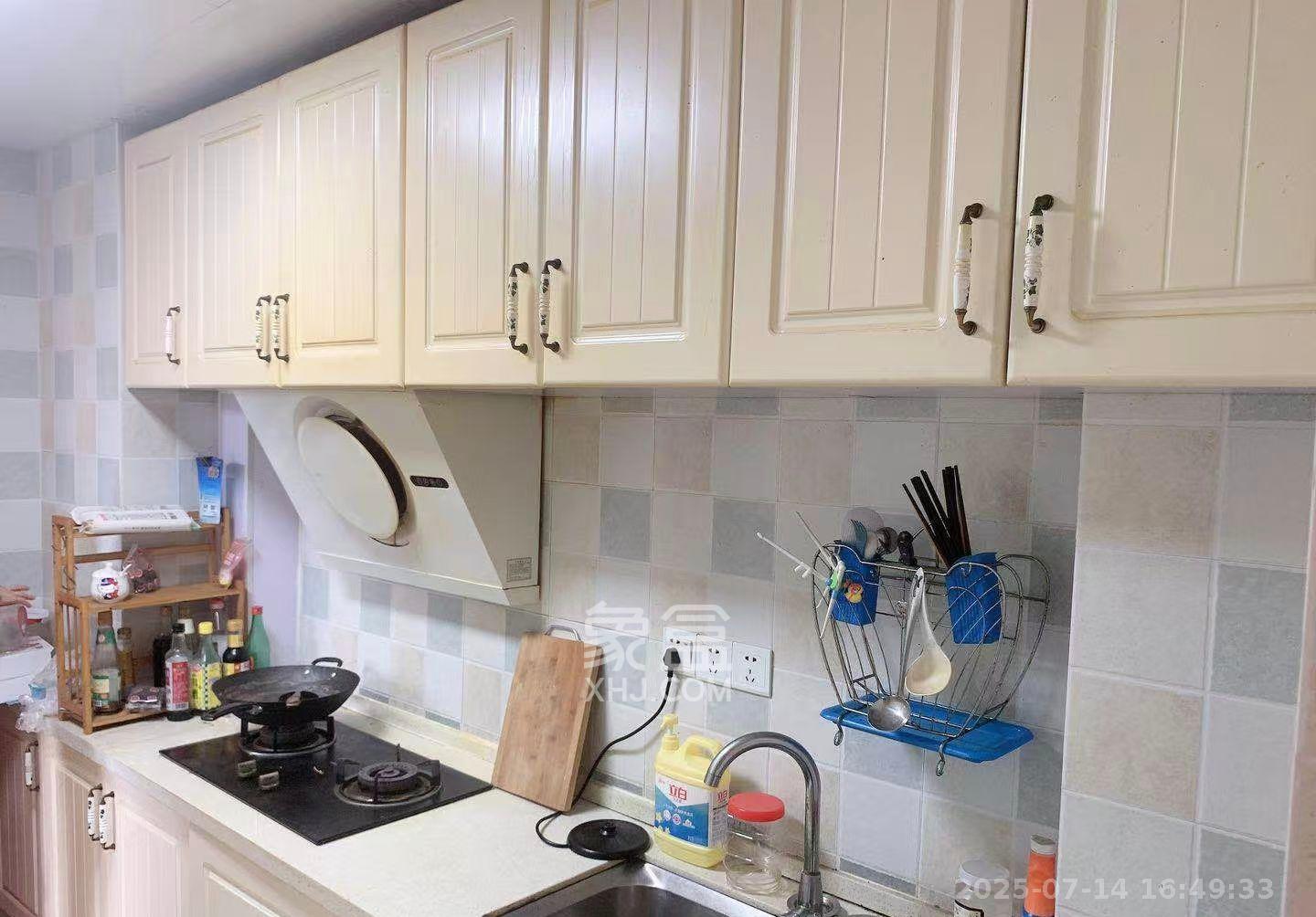 城南故事家园  3室2厅1卫    2000.0元/月 城南故事家园  3室2厅1卫    2000.0元/月室内图