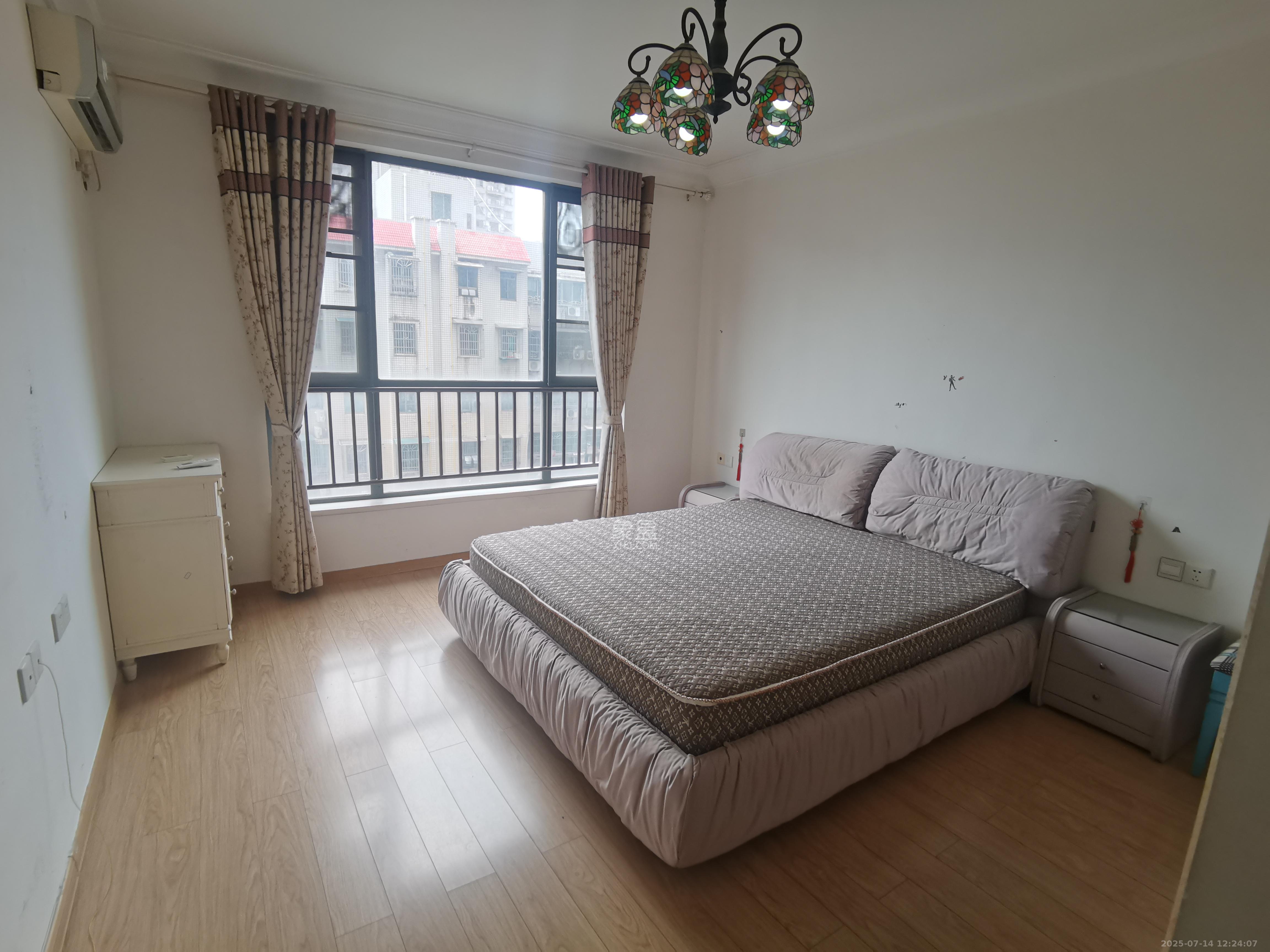 万博汇  2室2厅1卫    3200.0元/月室内图