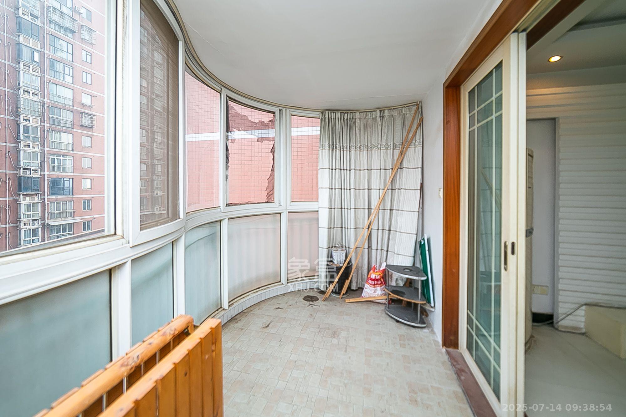 都江新城(都江新苑) 3室2厅2卫 2600.0元/月 都江新城(都江新苑) 3室2厅2卫 2600.0元/月室内图