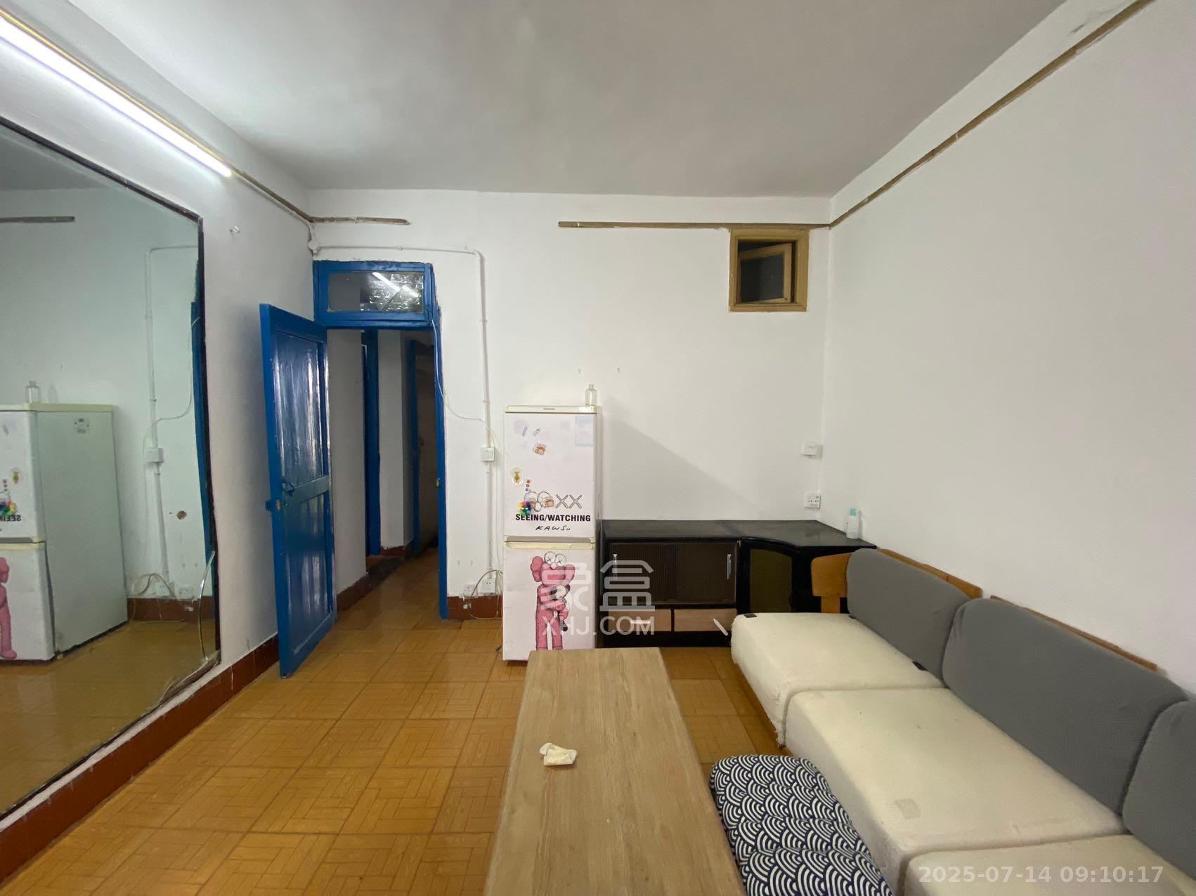 国庆新村  1室1厅1卫    1100.0元/月室内图