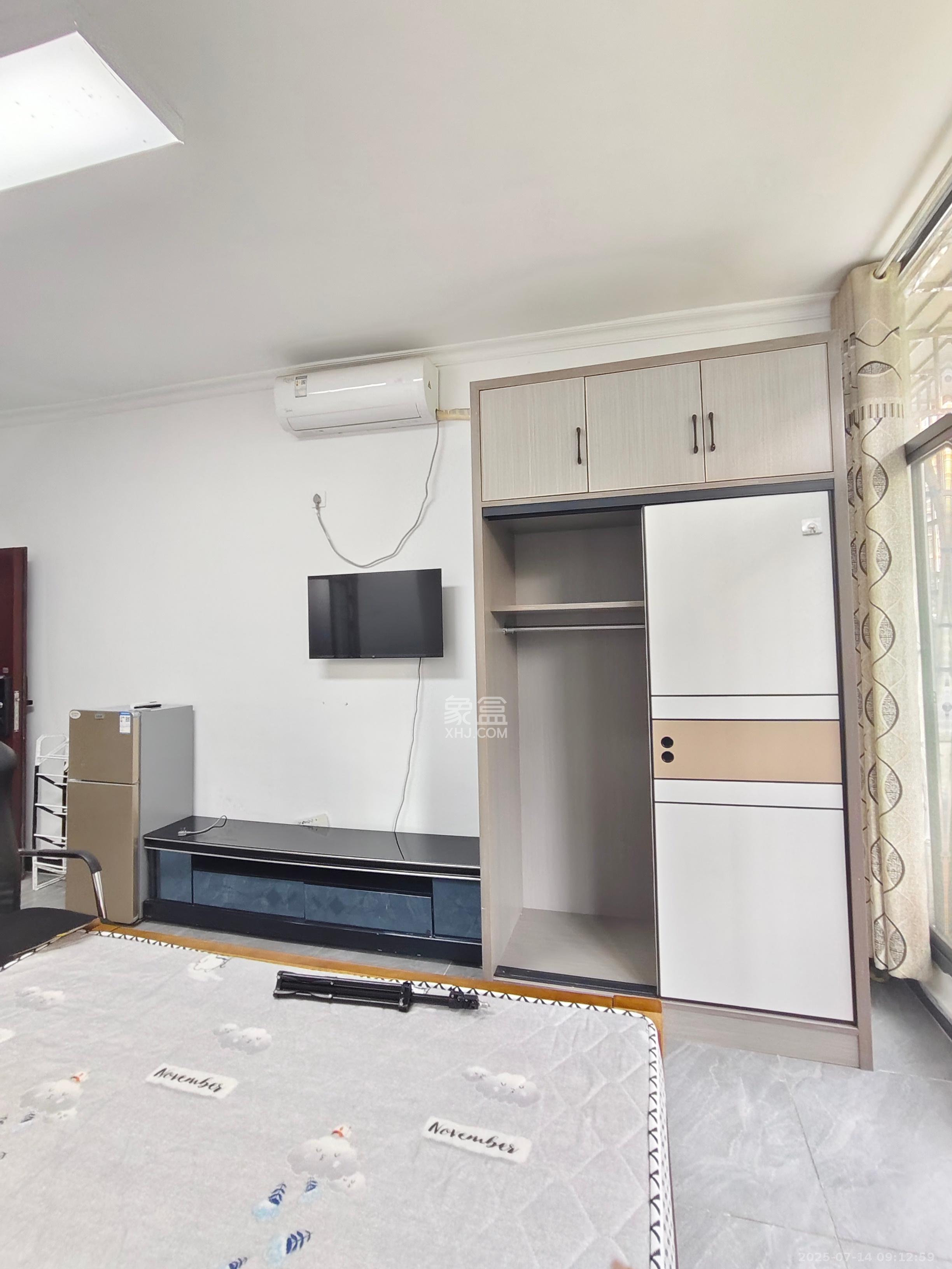 和馨园  1室1厅1卫   1300.00元/月室内图
