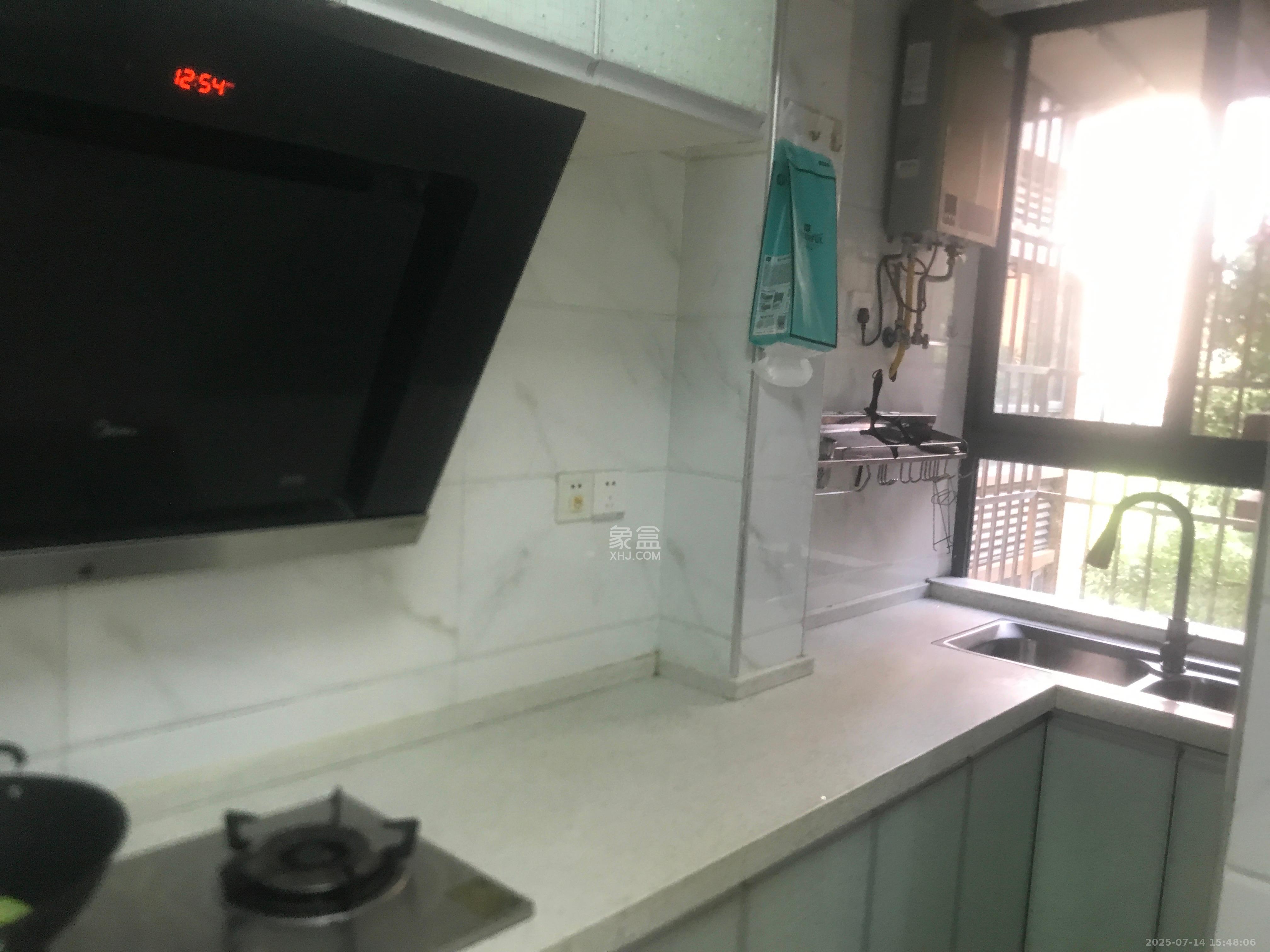 珠江东方明珠(新地东方明珠)三期 1室2厅1卫 1800.0元/月 珠江东方明珠(新地东方明珠)三期 1室2厅1卫 1800.0元/月室内图