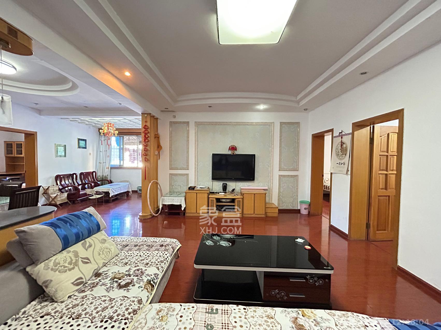 航天大院  3室2厅2卫    2600.0元/月室内图