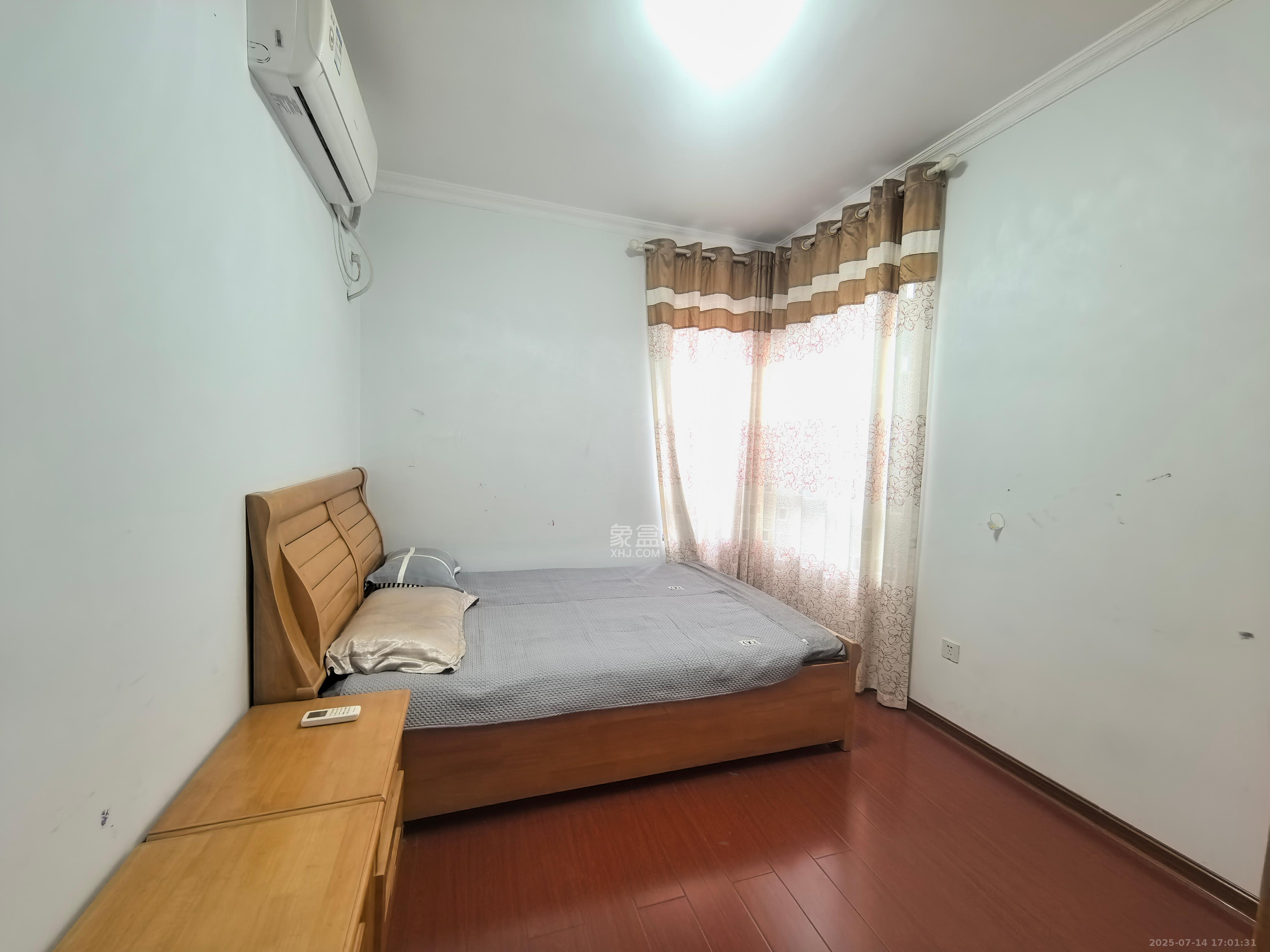 华润凤凰城二期 3室2厅1卫 1900.0元/月 华润凤凰城二期 3室2厅1卫 1900.0元/月室内图