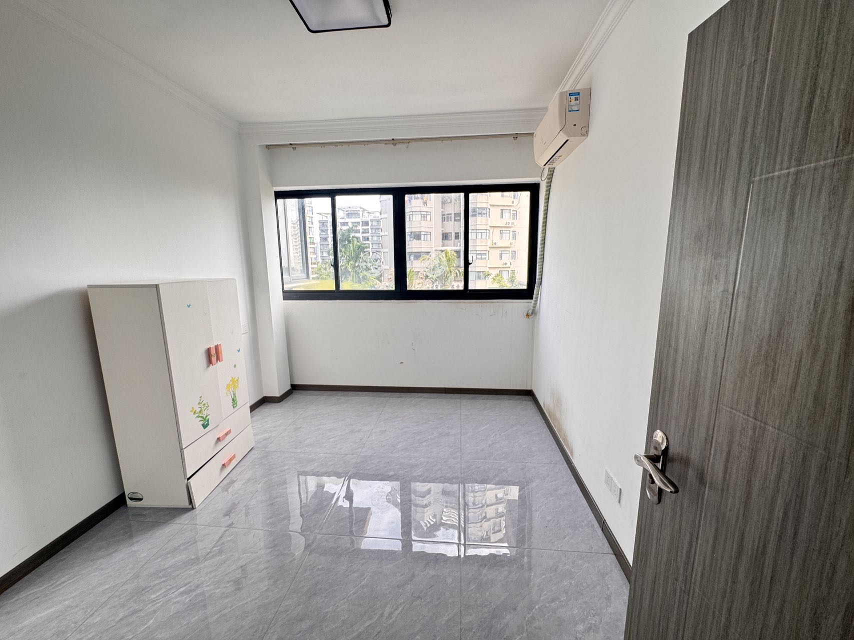 达嘉豪苑  3室2厅2卫   3300.00元/月室内图