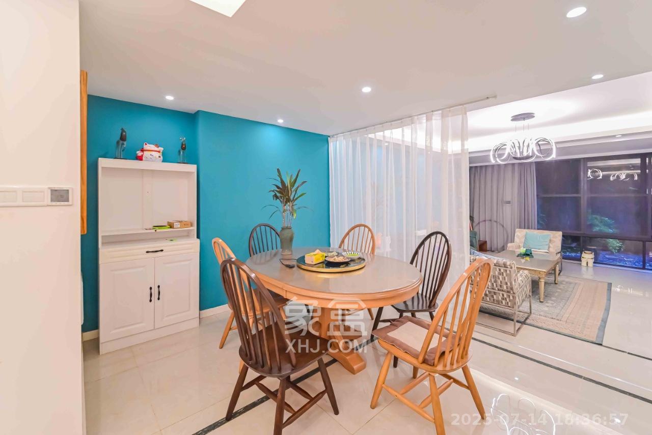 万科魅力之城观澜里  4室2厅2卫    6000.0元/月室内图