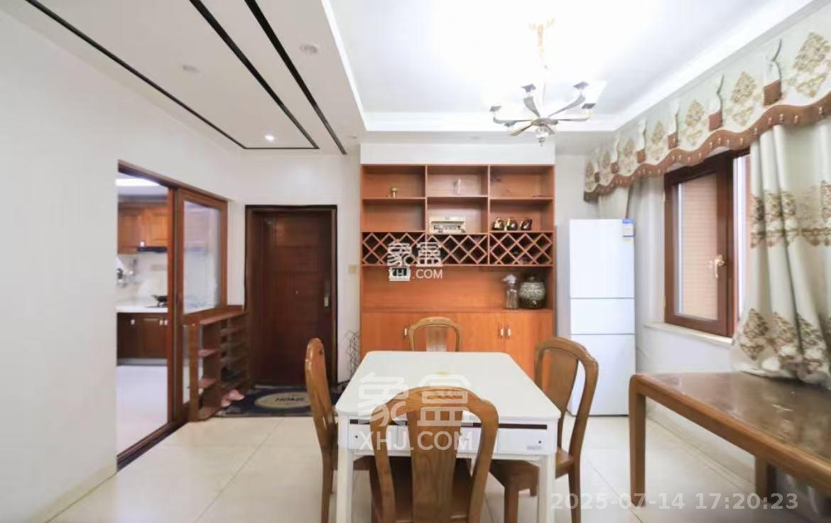 湘府十城(汇财御景湾新寓,汇财国际)  3室1厅2卫    2300.0元/月 湘府十城(汇财御景湾新寓,汇财国际)  3室1厅2卫    2300.0元/月室内图1