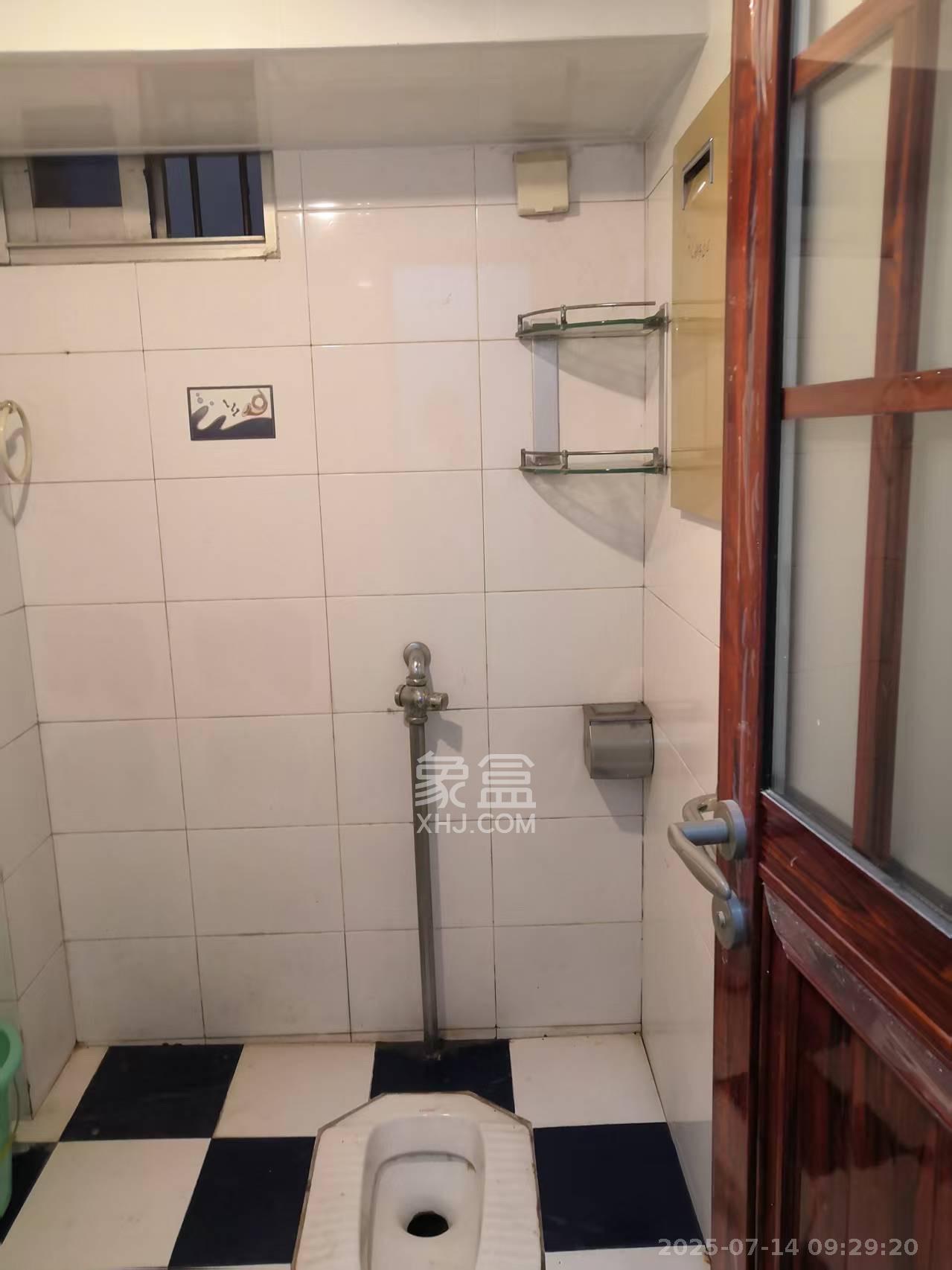 学宫街商住楼  3室0厅0卫   3200.00元/月室内图