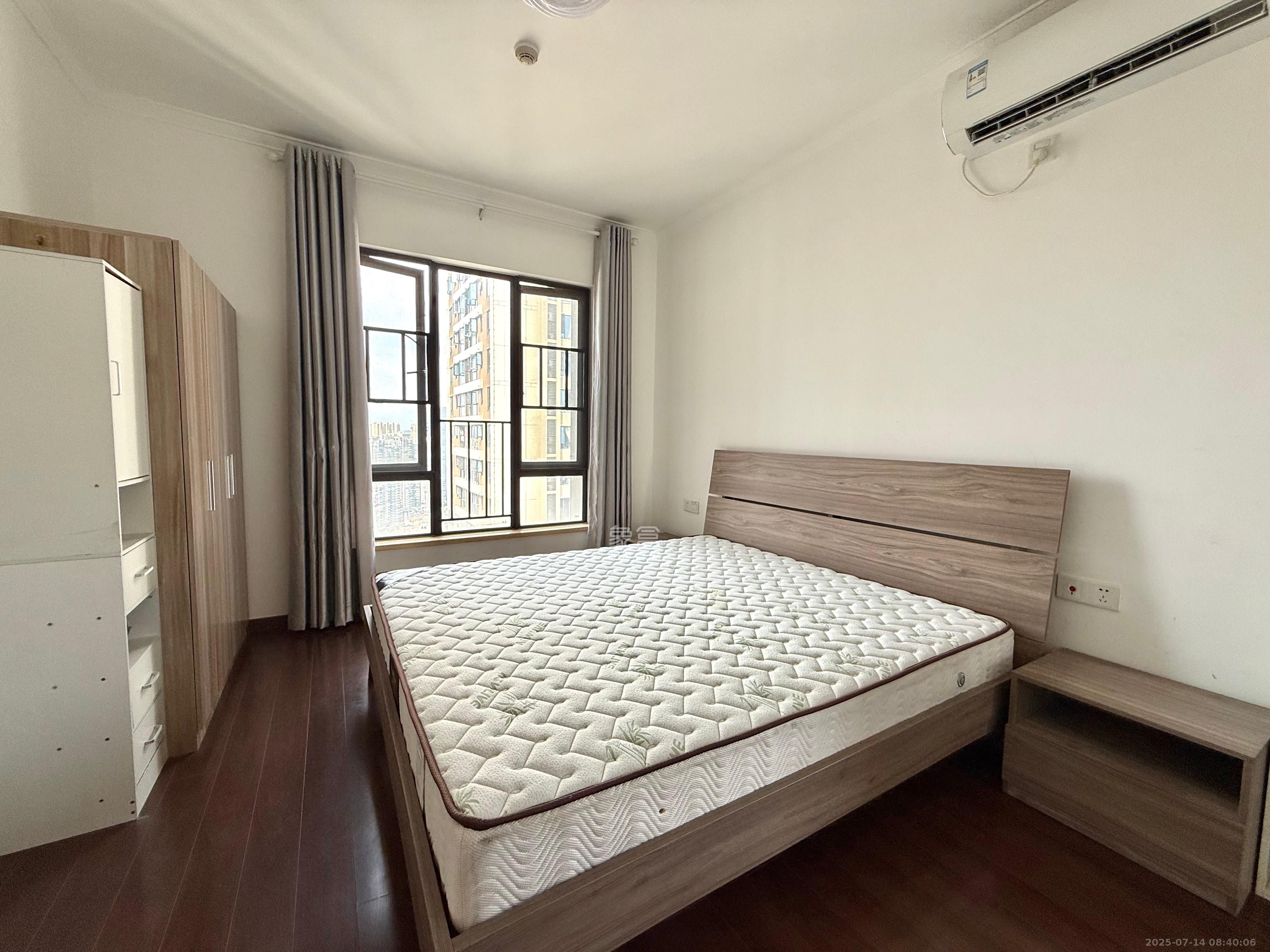 万科里金域国际  4室2厅2卫    4000.0元/月室内图