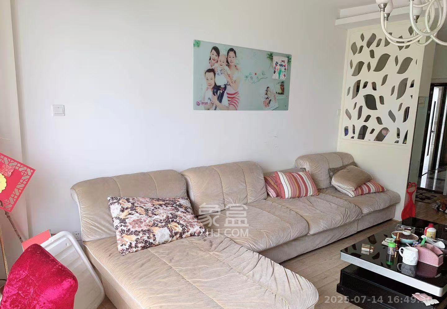 城南故事家园  3室2厅1卫    2000.0元/月 城南故事家园  3室2厅1卫    2000.0元/月室内图