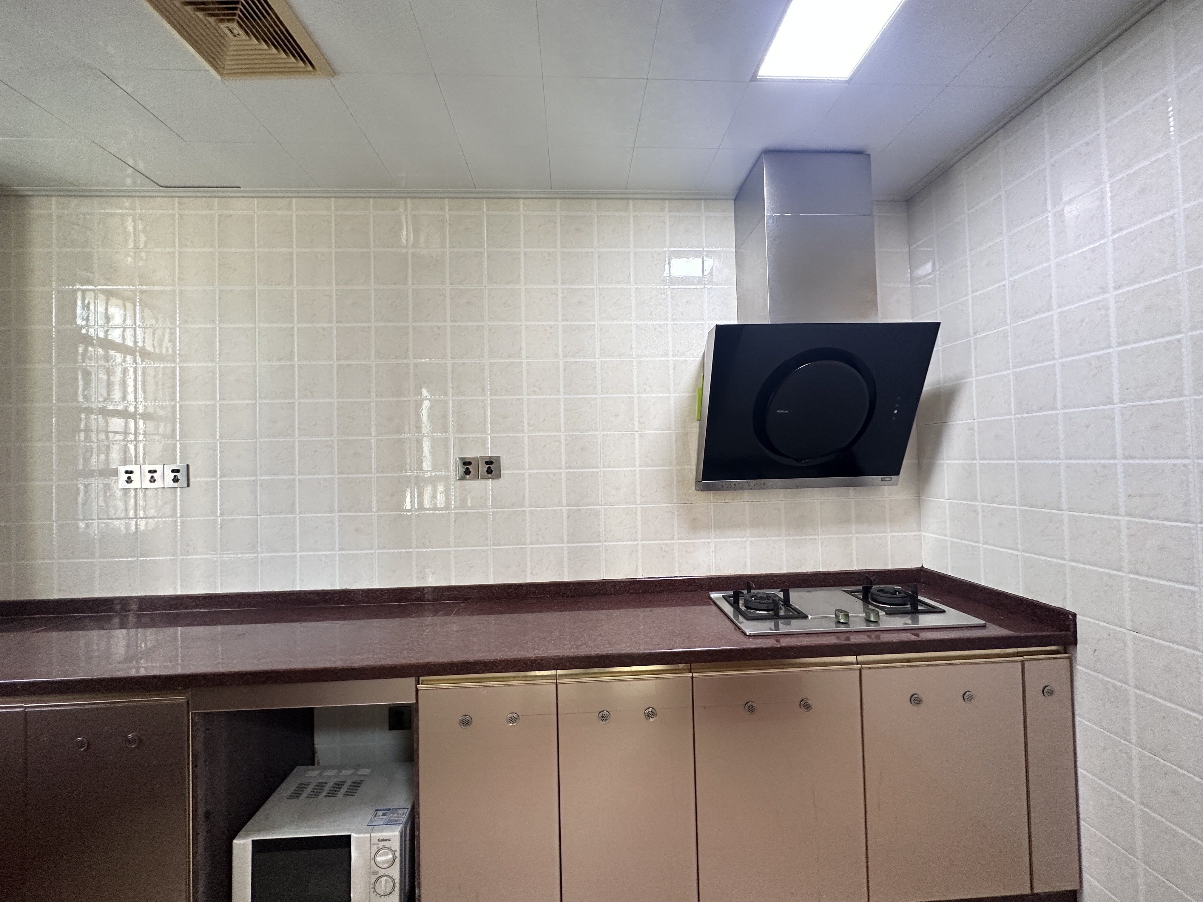 海阔天空-国瑞城一期(名仕苑) 3室2厅2卫 5000.0元/月 海阔天空-国瑞城一期(名仕苑) 3室2厅2卫 5000.0元/月室内图