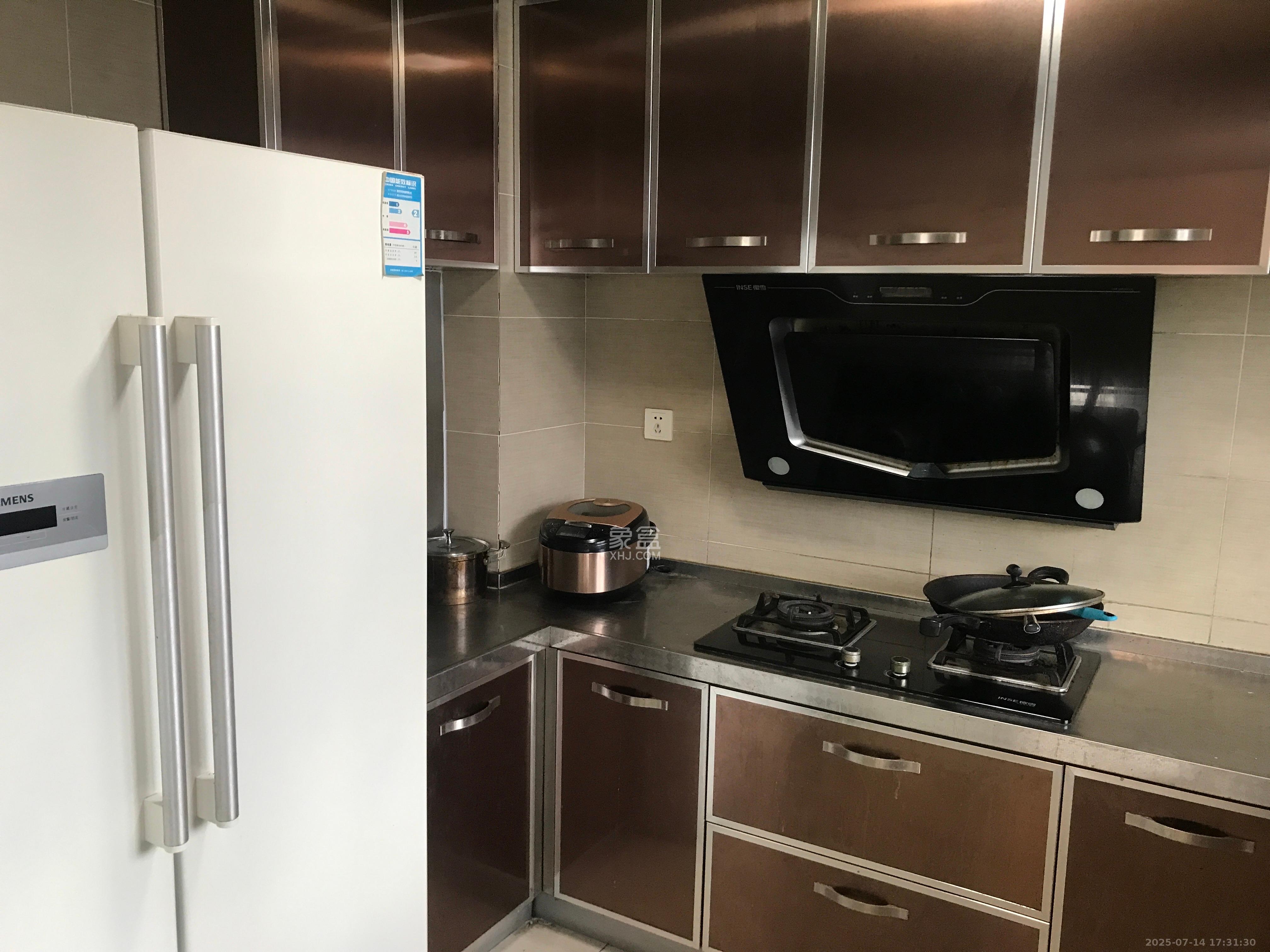 恒基凯旋门一二期  4室2厅2卫    3000.0元/月室内图