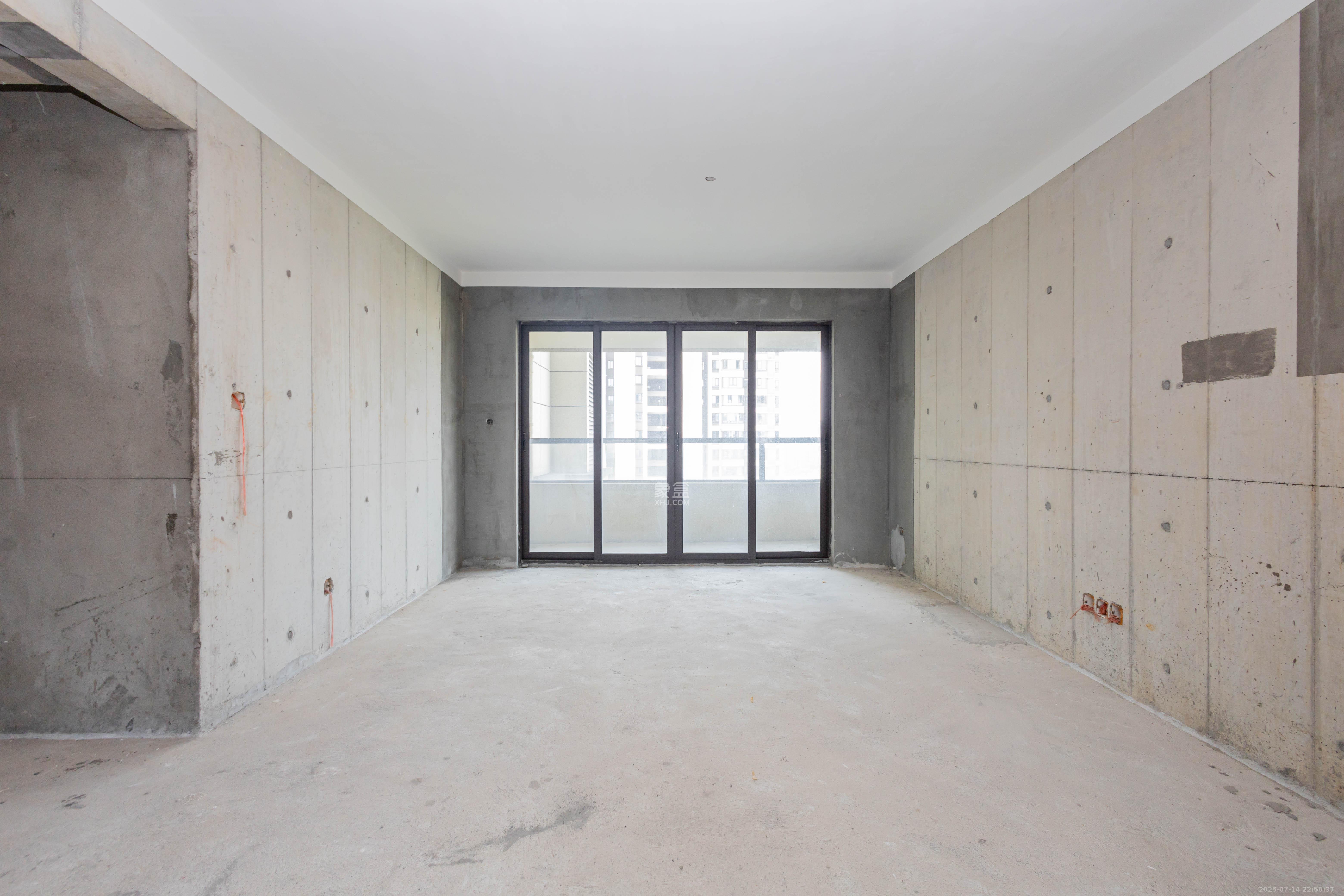 南益名士豪庭  4室2厅2卫    148.0万 南益名士豪庭  4室2厅2卫    148.0万客厅