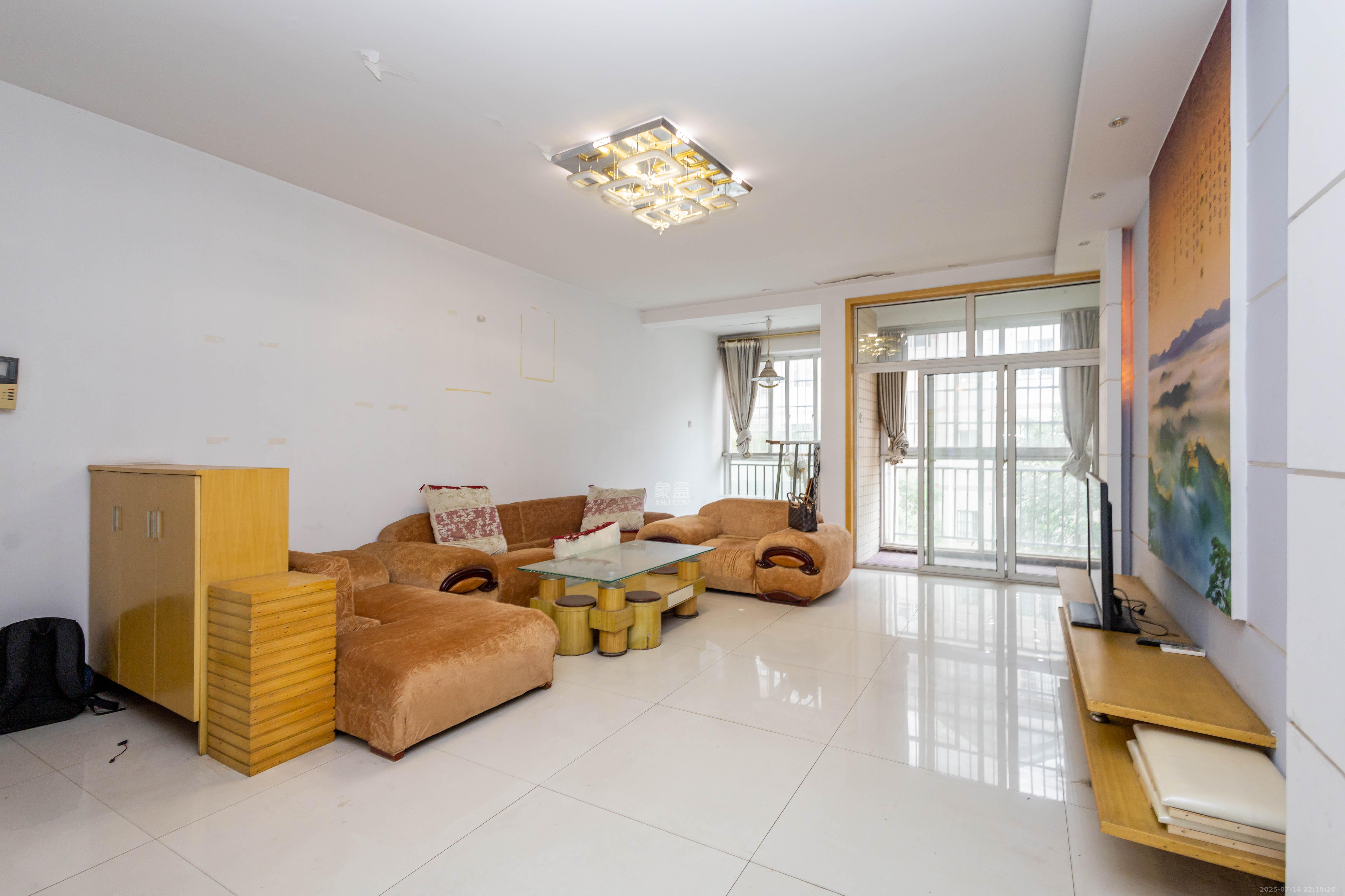 星城国际 4室2厅2卫 52.8万 星城国际 4室2厅2卫 52.8万客厅