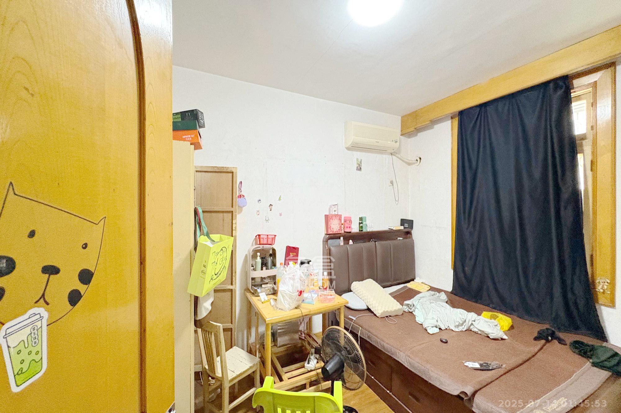 省建苑小区  1室2厅1卫   63.00万卧室