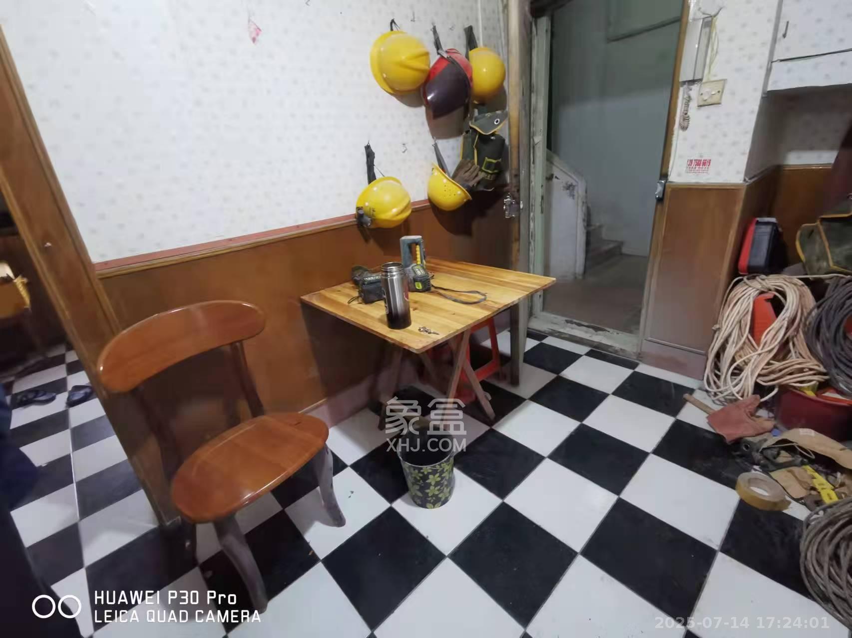 人民新村  3室1厅1卫    1500.0元/月 人民新村  3室1厅1卫    1500.0元/月