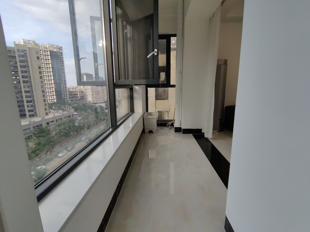 滨海新天地  3室2厅2卫    158.0万 滨海新天地  3室2厅2卫    158.0万客厅