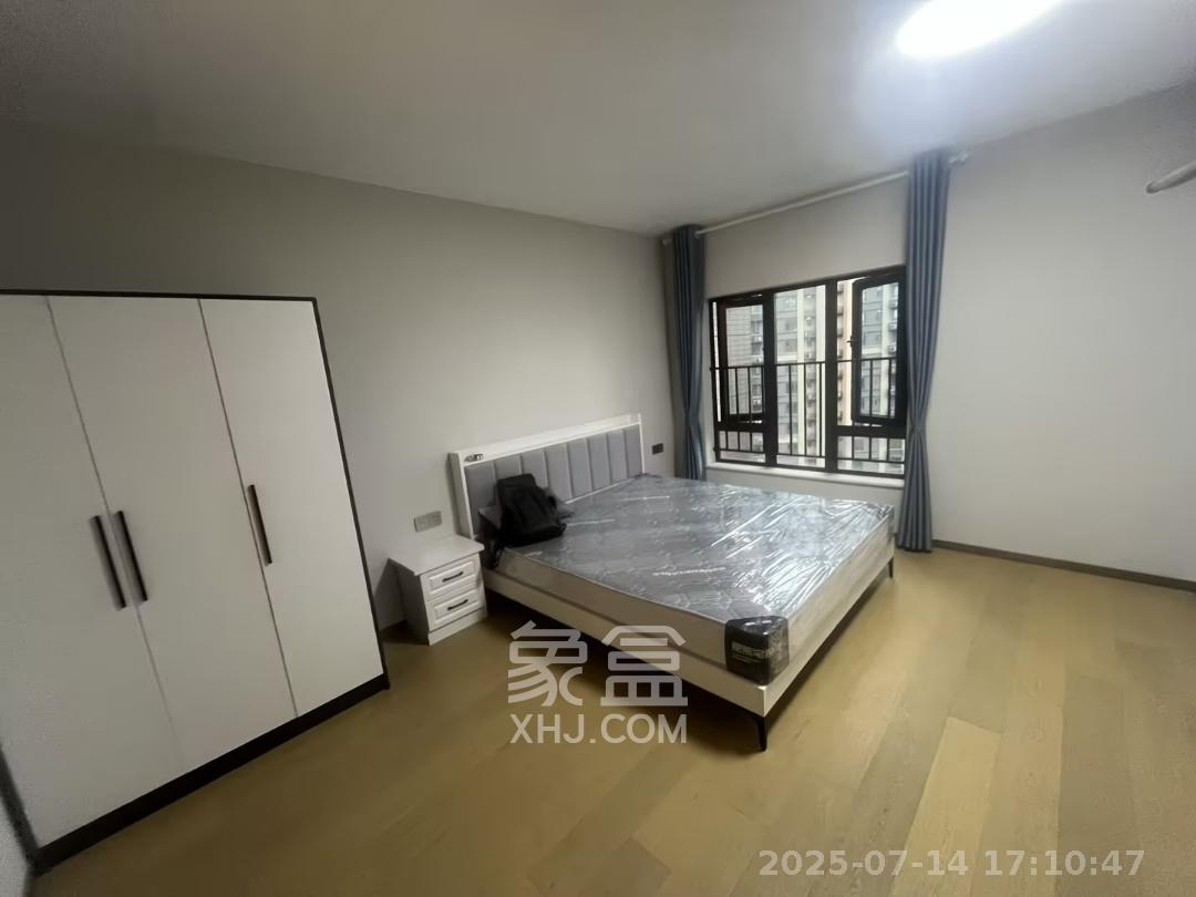 时代倾城四期  3室2厅2卫   2700.00元/月
