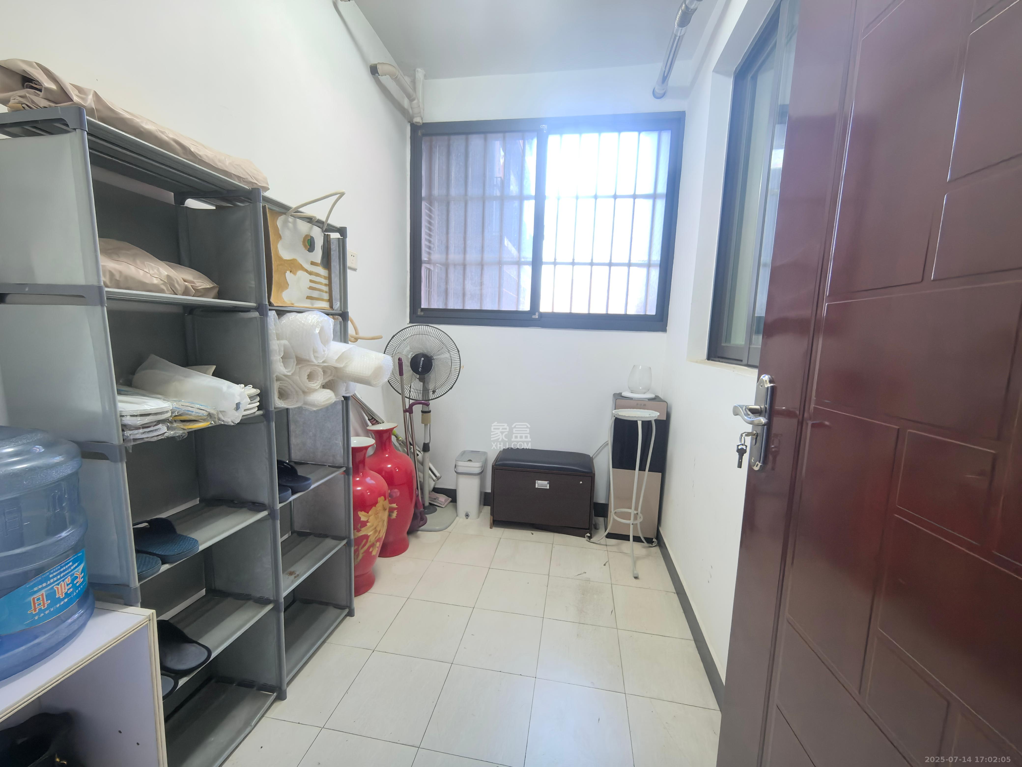 华润凤凰城二期  3室2厅1卫    1900.0元/月室内图