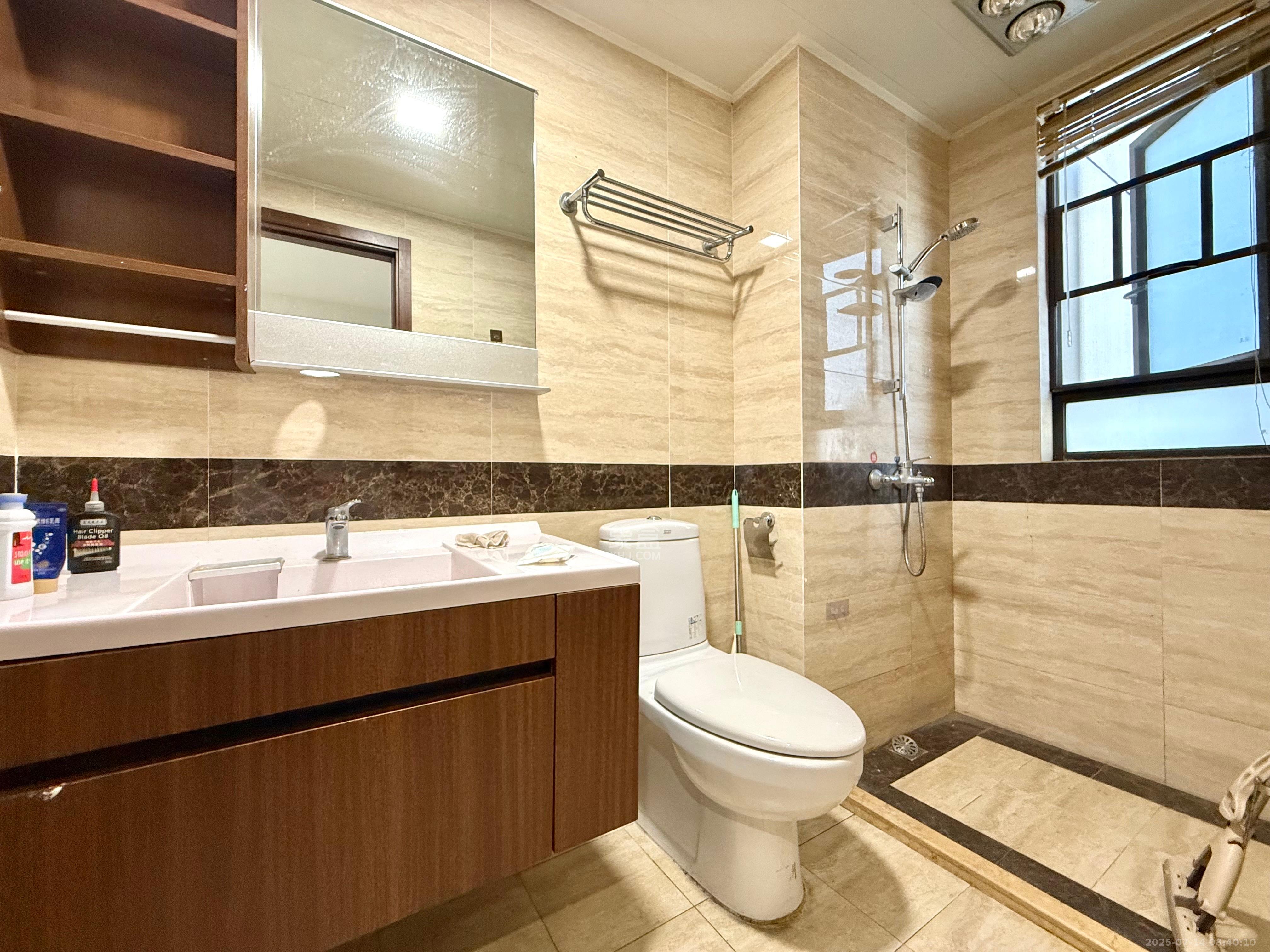 万科里金域国际  4室2厅2卫    4000.0元/月室内图