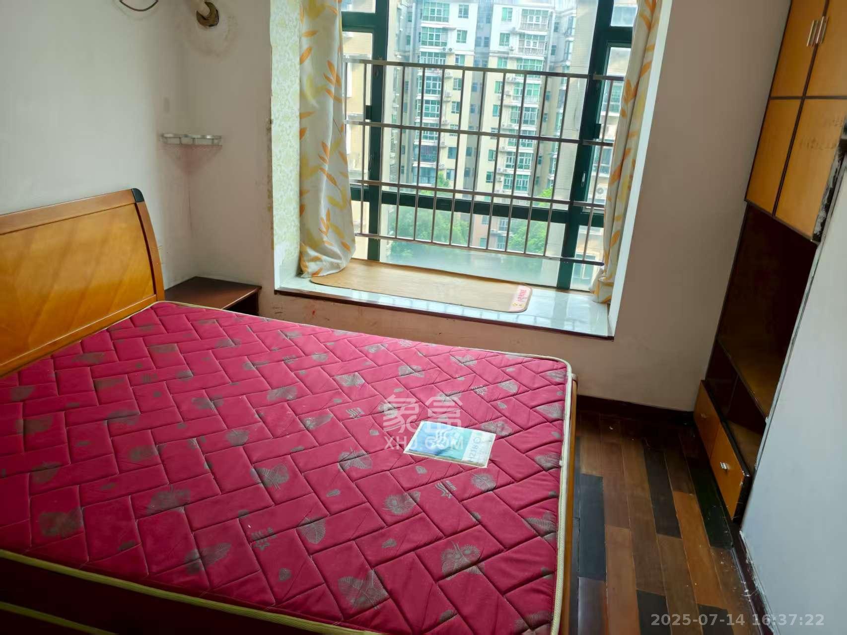 王府花园  3室2厅1卫    2800.0元/月室内图