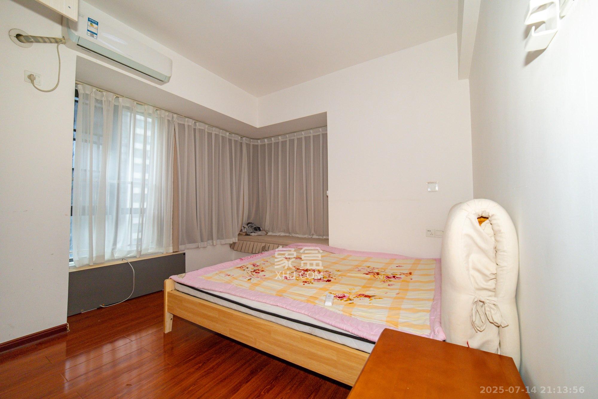 恒基凯旋门一二期 3室2厅1卫 70.0万 恒基凯旋门一二期 3室2厅1卫 70.0万卧室