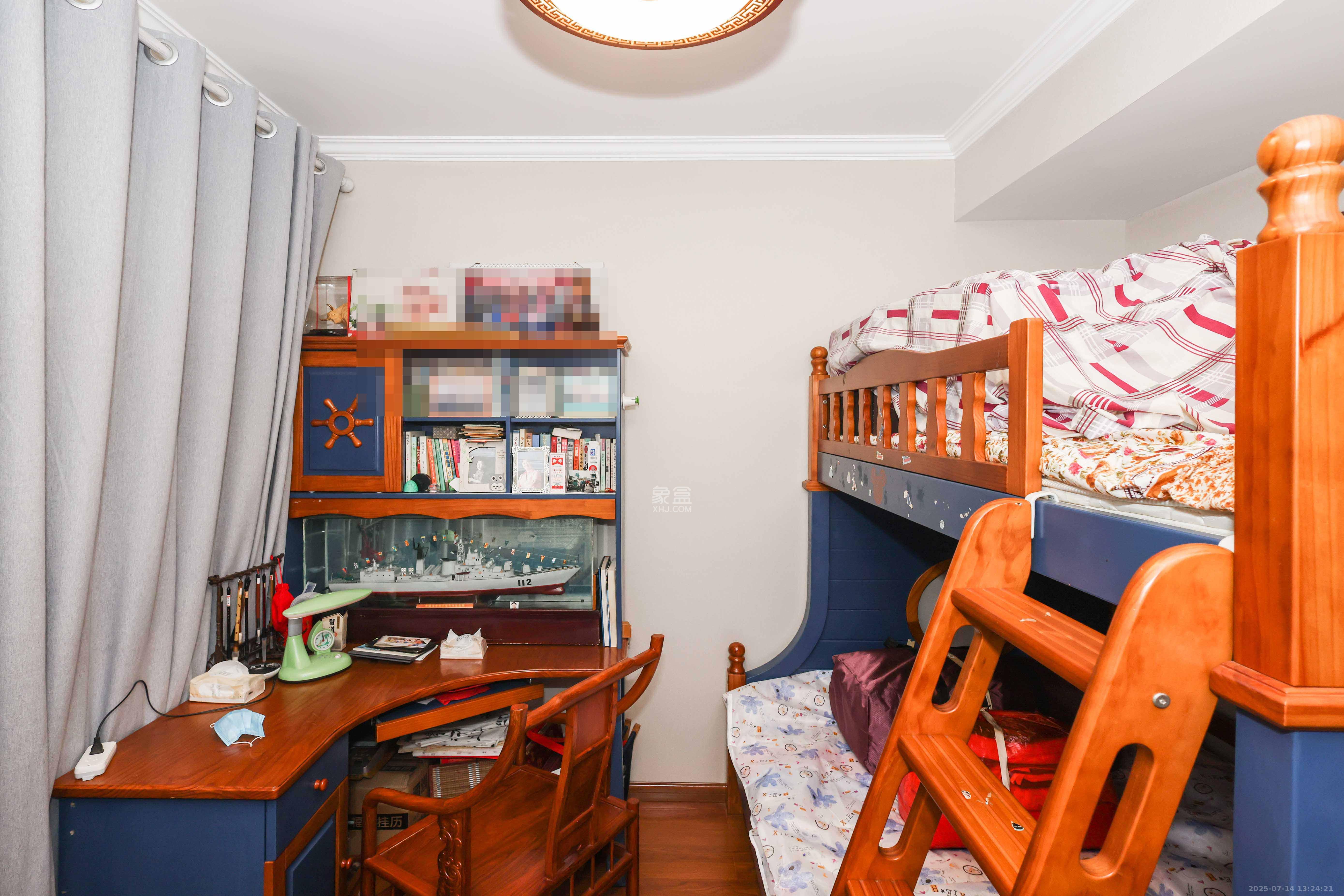 惠天然梅岭国际 4室2厅2卫 198.0万 惠天然梅岭国际 4室2厅2卫 198.0万卧室