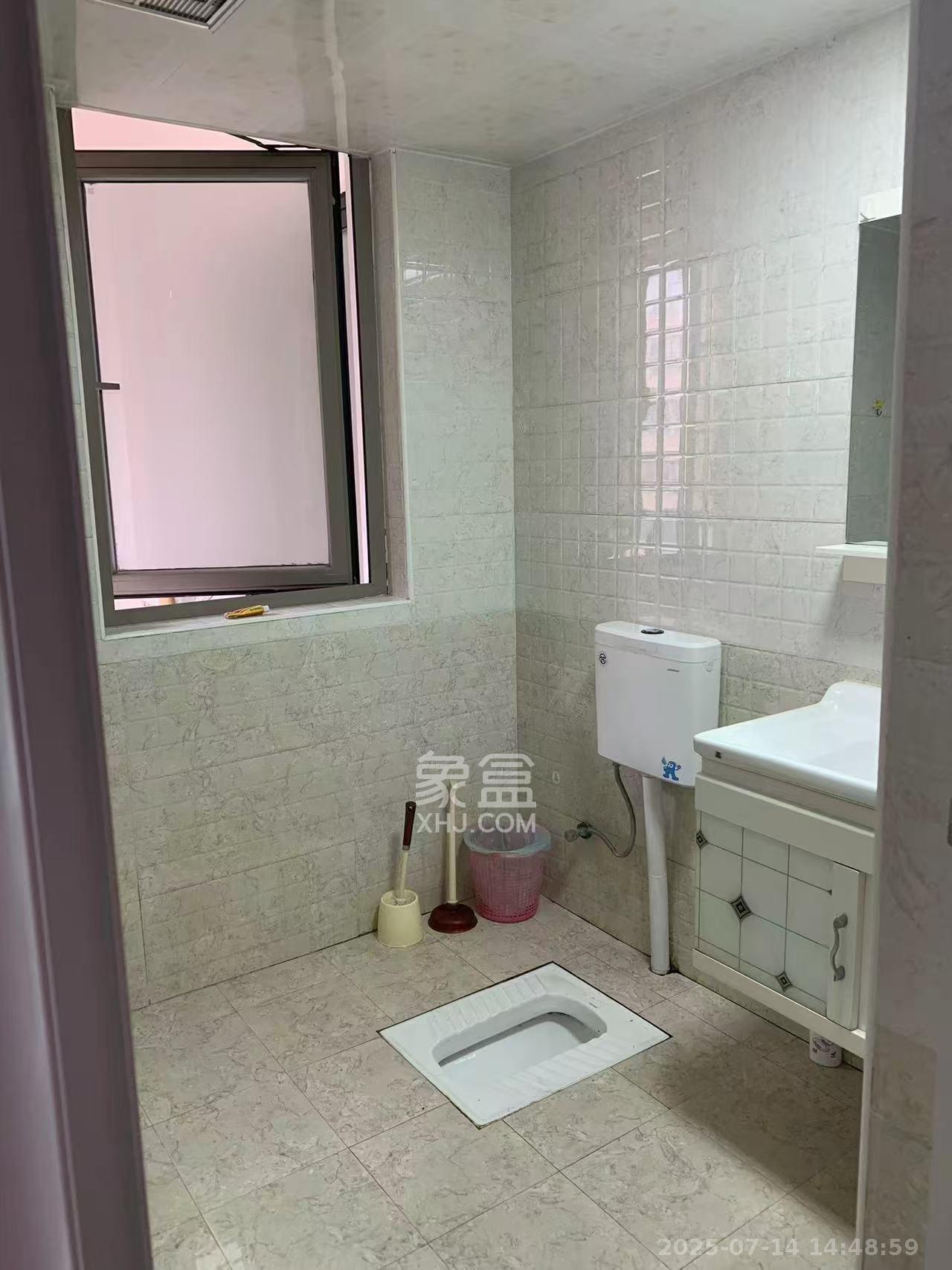 怡海星城 3室2厅1卫 1900.0元/月 怡海星城 3室2厅1卫 1900.0元/月室内图