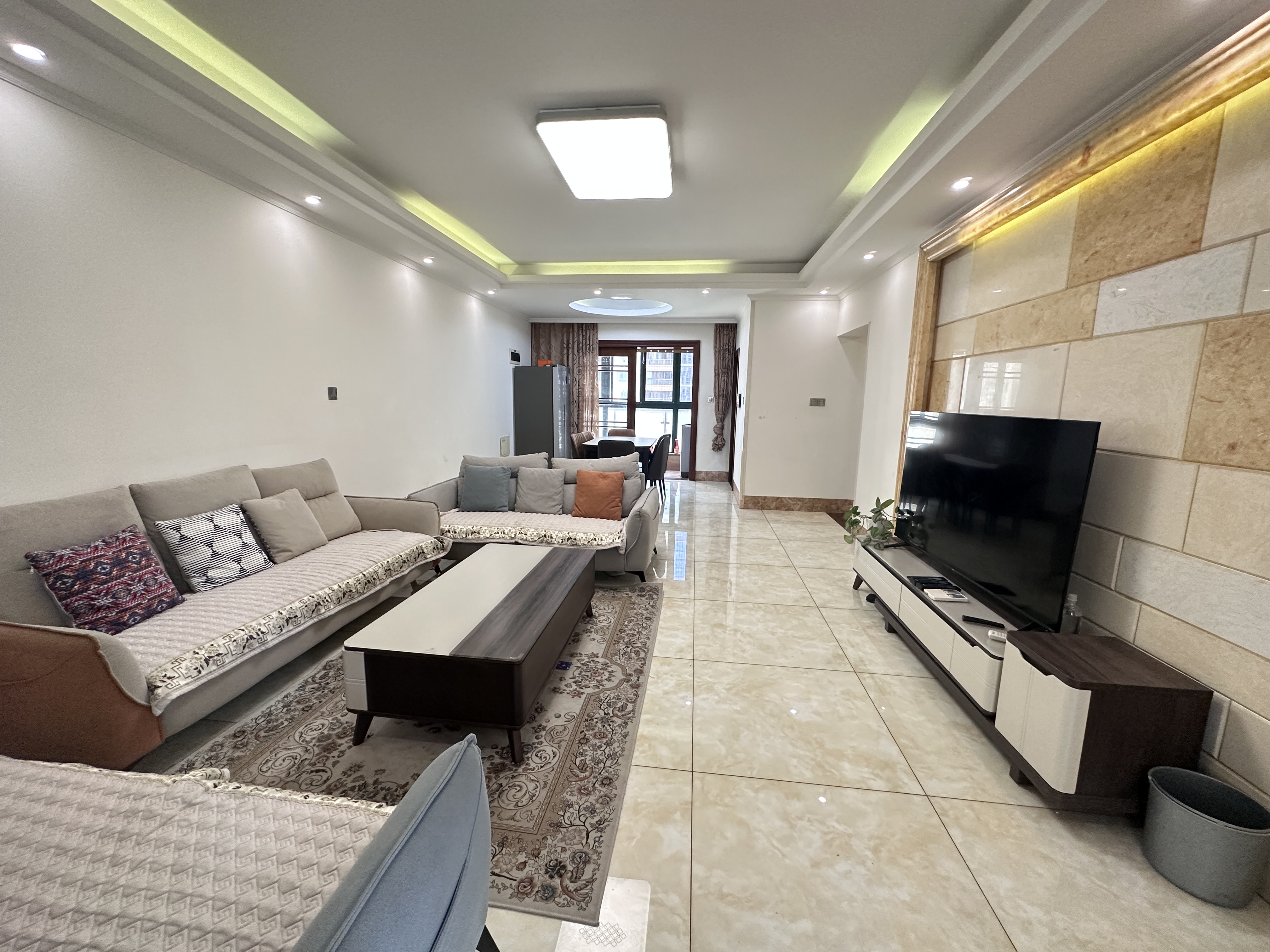 海阔天空-国瑞城一期(名仕苑) 3室2厅2卫 5000.0元/月 海阔天空-国瑞城一期(名仕苑) 3室2厅2卫 5000.0元/月室内图