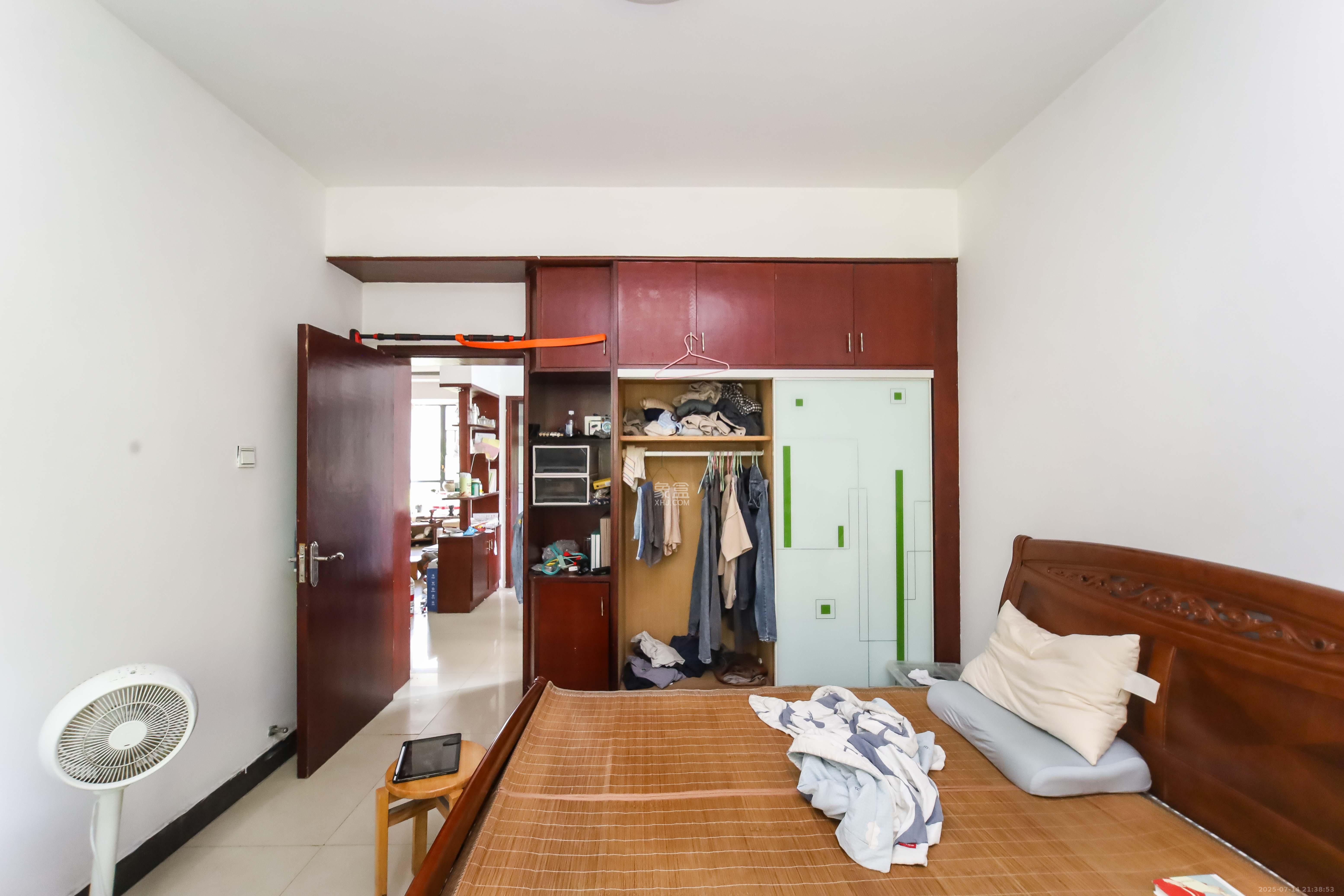 长房东郡 2室2厅1卫 98.0万 长房东郡 2室2厅1卫 98.0万卧室