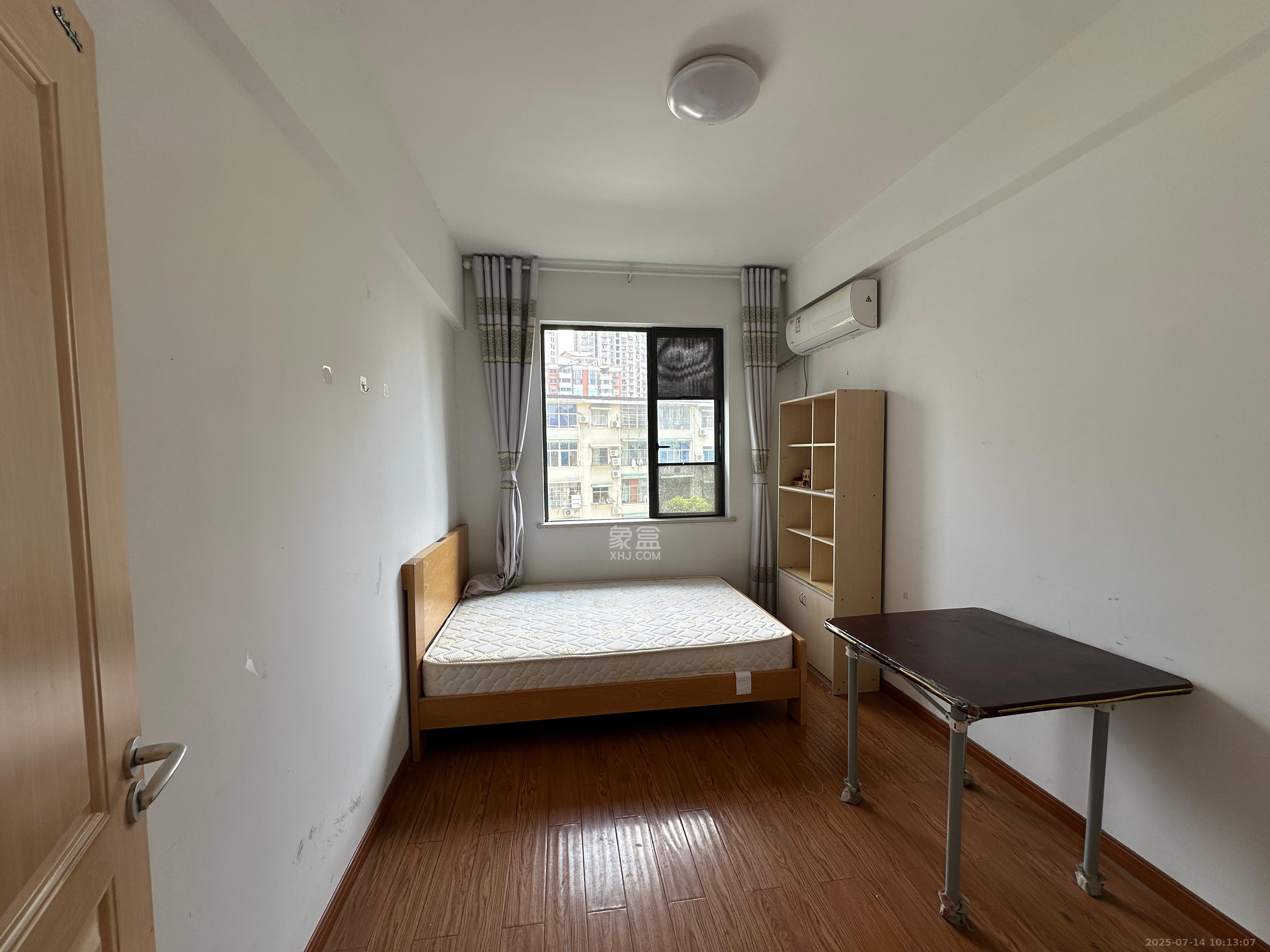 山水花都 3室2厅2卫 2450.0元/月 山水花都 3室2厅2卫 2450.0元/月室内图