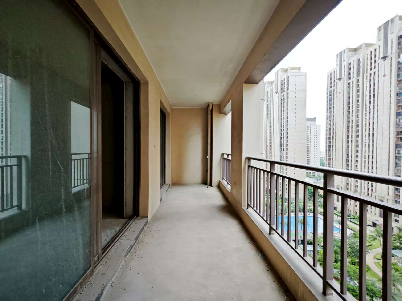 海航豪庭南苑  4室2厅3卫    422.0万 海航豪庭南苑  4室2厅3卫    422.0万室内图