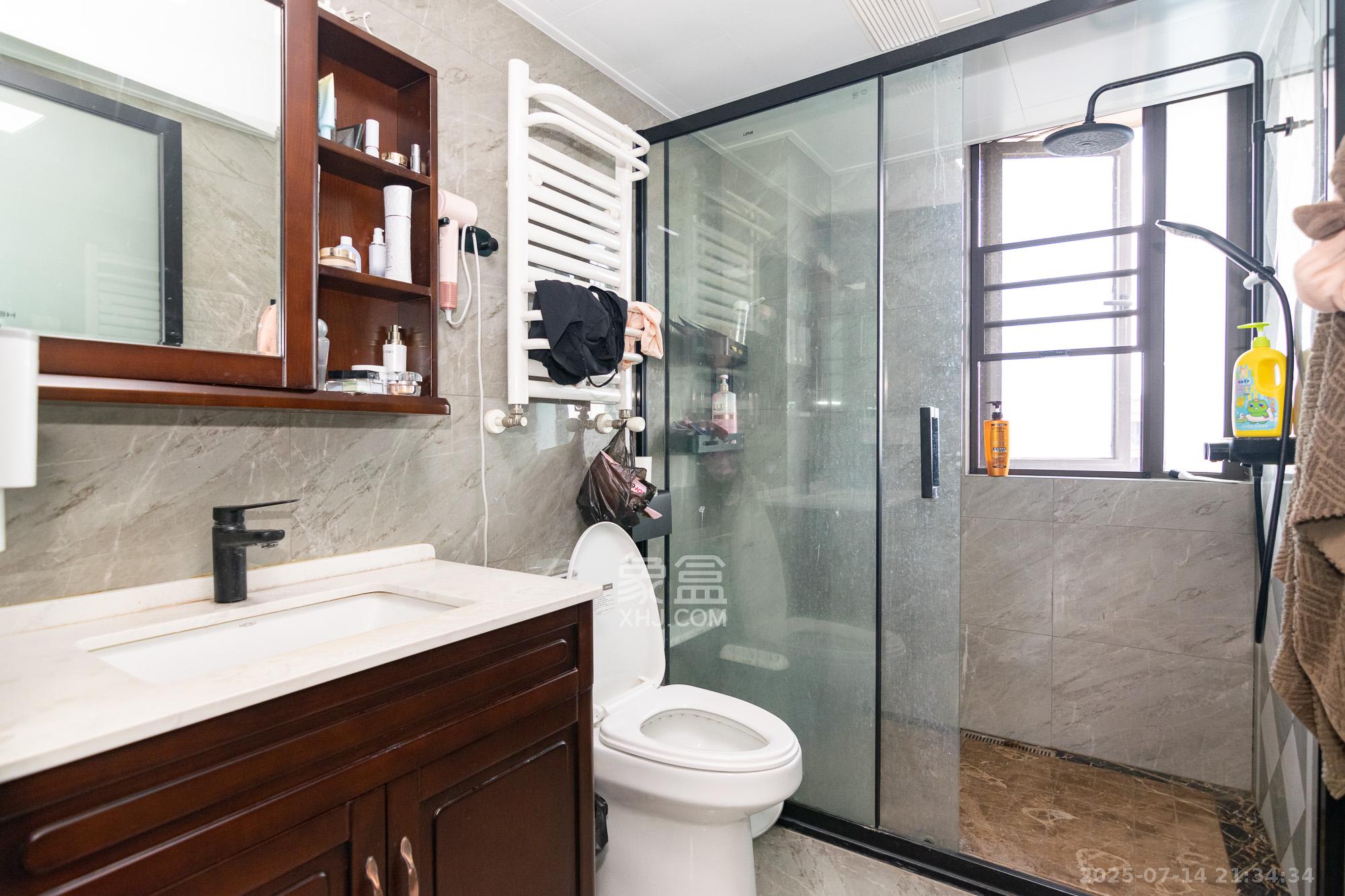 润和美郡(润和紫郡五期)  4室2厅2卫    115.0万 润和美郡(润和紫郡五期)  4室2厅2卫    115.0万卫生间