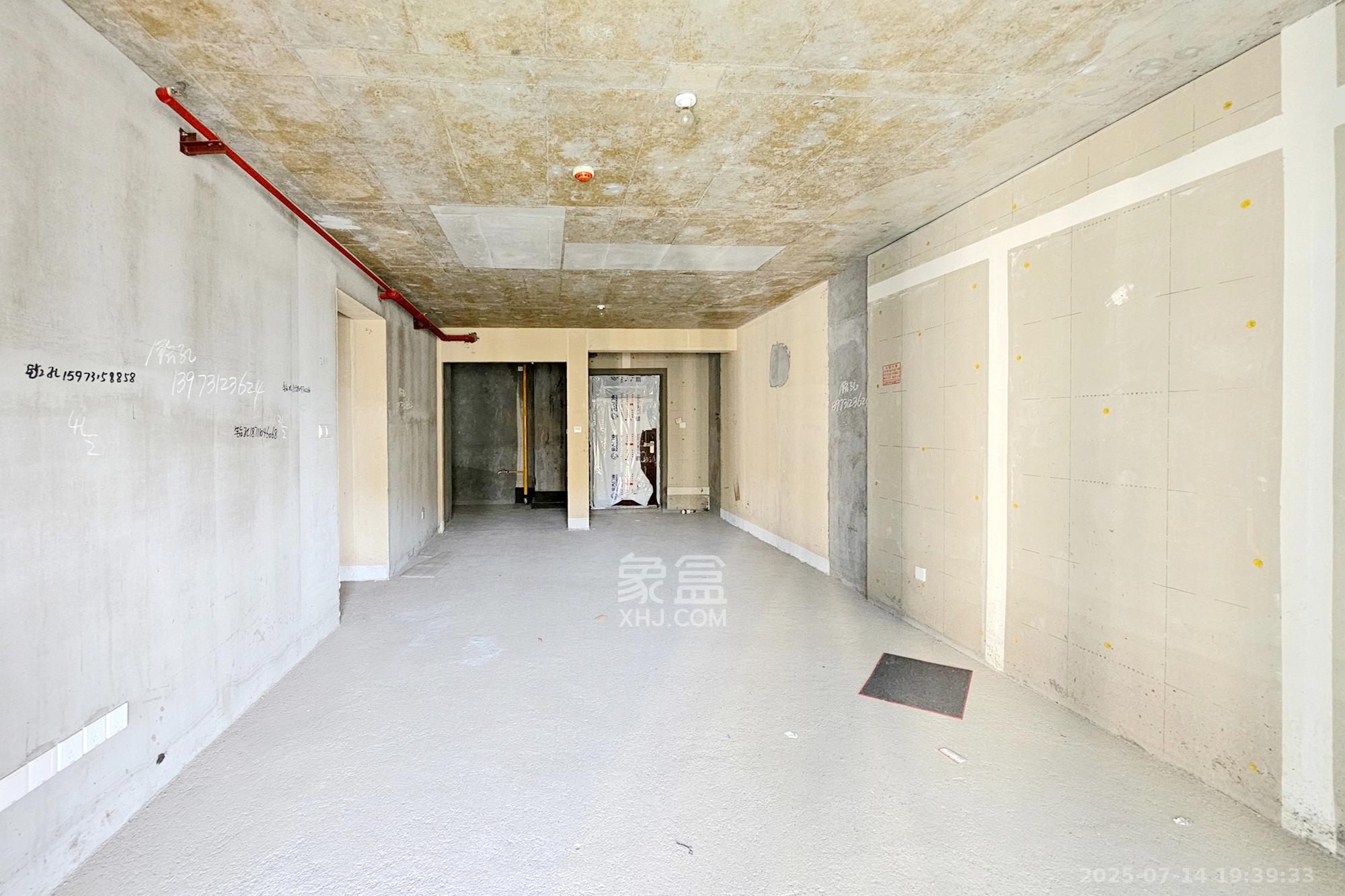 阳光城尚东湾嘉林苑 3室2厅2卫 100.0万 阳光城尚东湾嘉林苑 3室2厅2卫 100.0万客厅