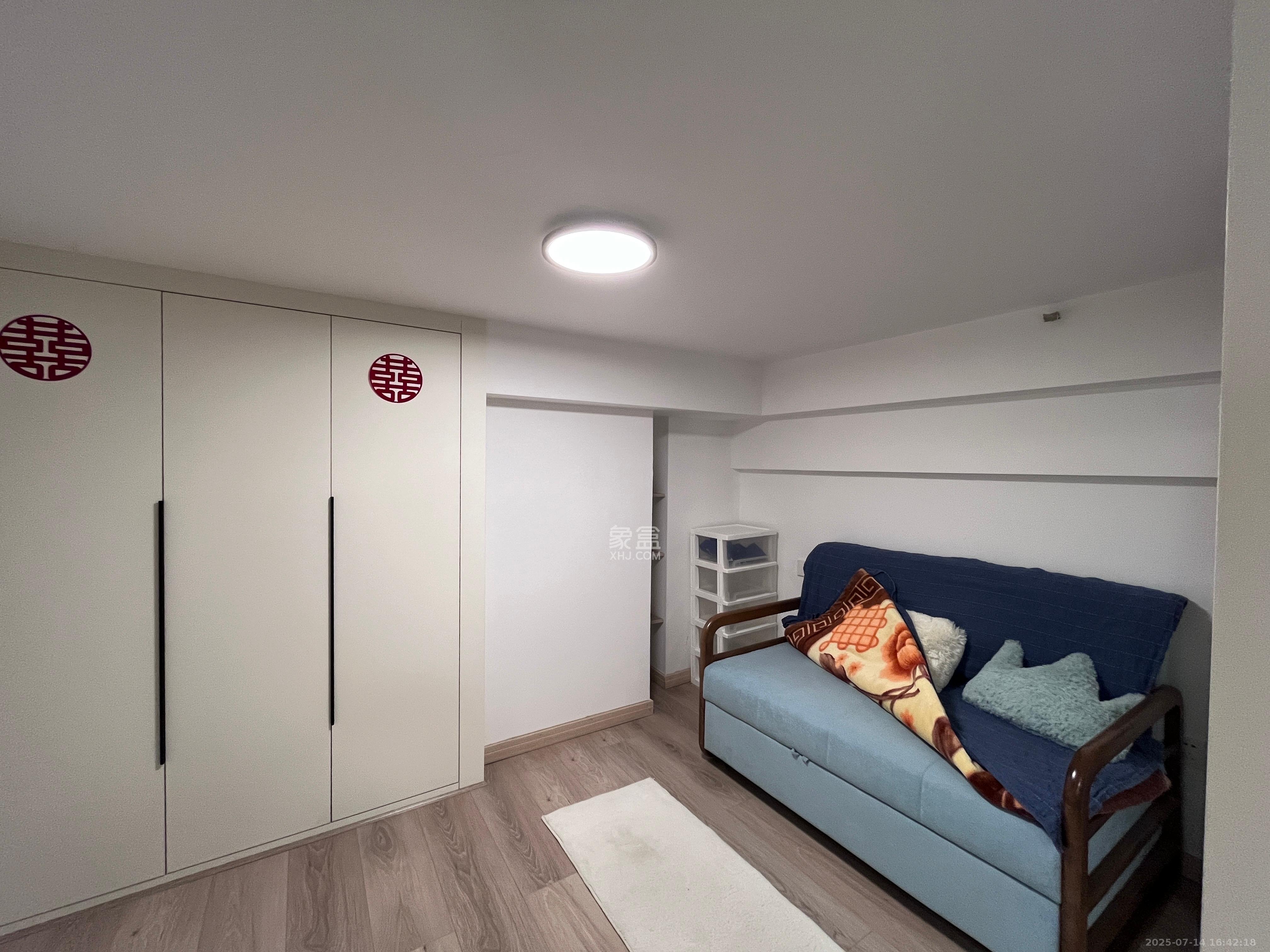 启迪协信中心  1室1厅1卫    2700.0元/月室内图