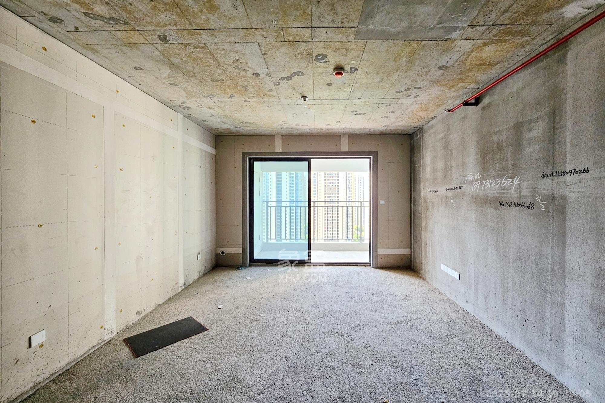 阳光城尚东湾嘉林苑 3室2厅2卫 100.0万 阳光城尚东湾嘉林苑 3室2厅2卫 100.0万客厅