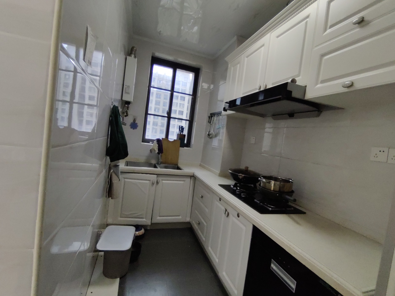 滨海新天地  3室2厅2卫    158.0万 滨海新天地  3室2厅2卫    158.0万客厅