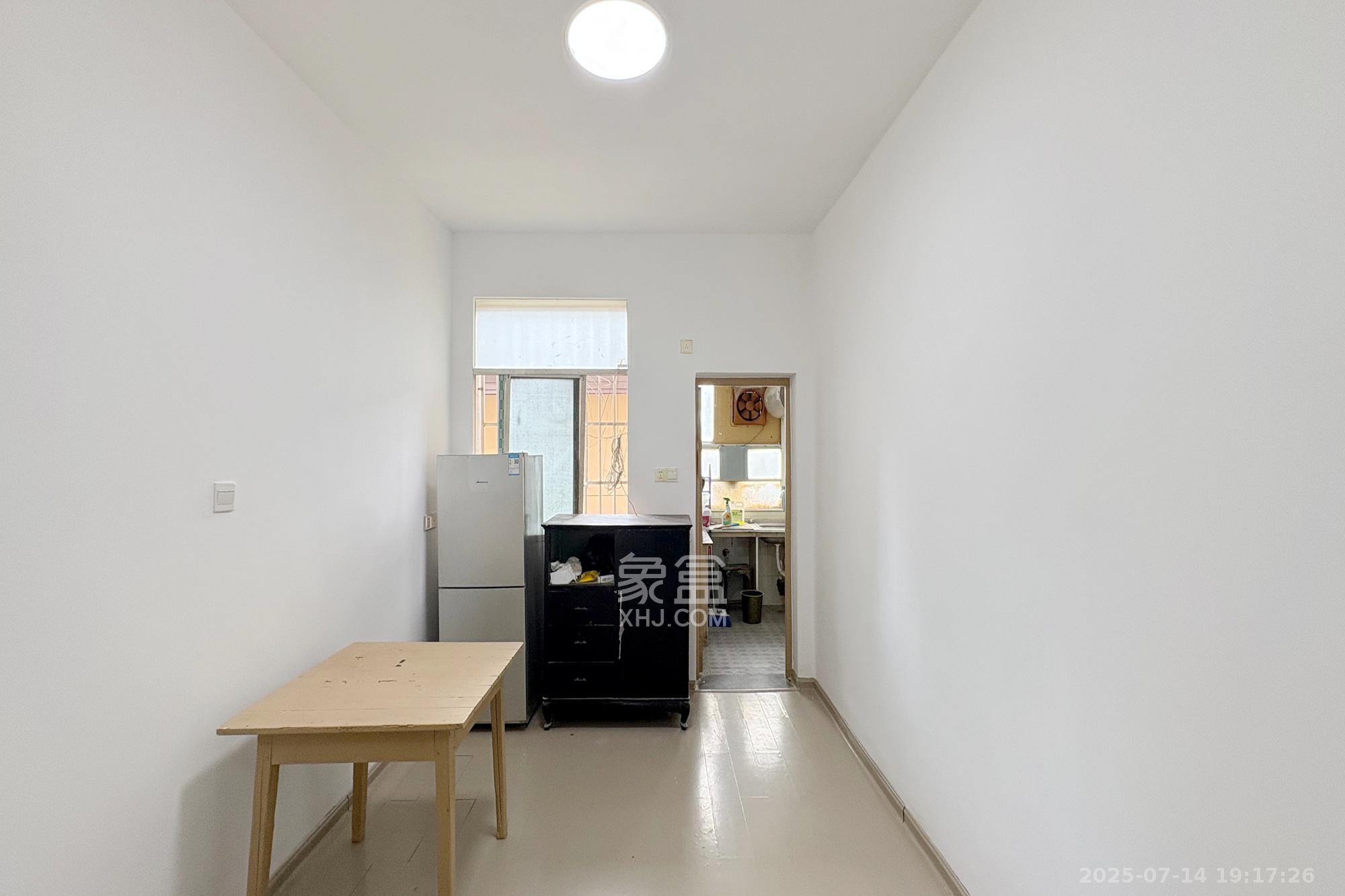 二商业局宿舍燎原巷38号  3室1厅1卫    72.5万