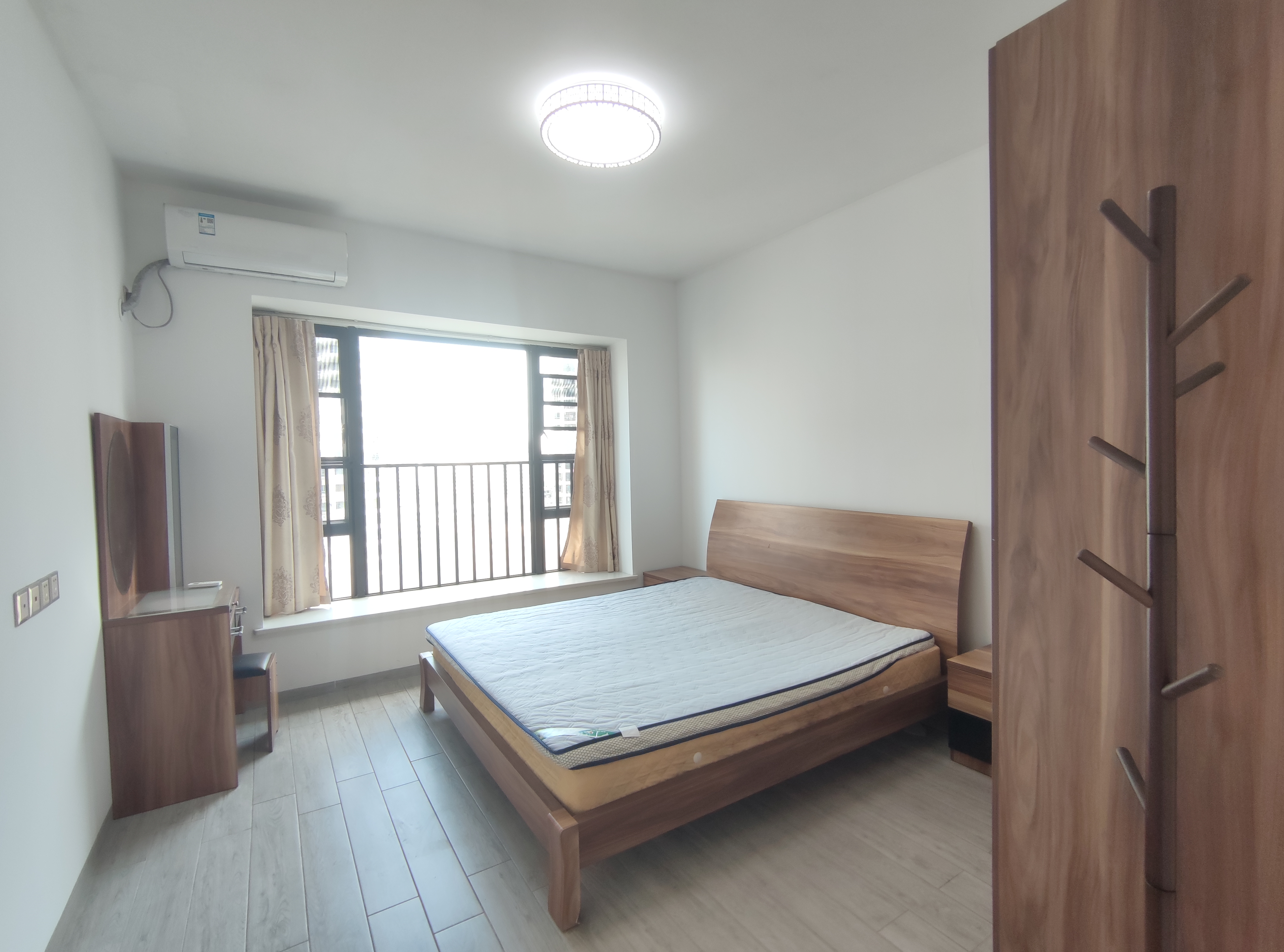滨江海岸一期  3室2厅2卫   3500.00元/月室内图