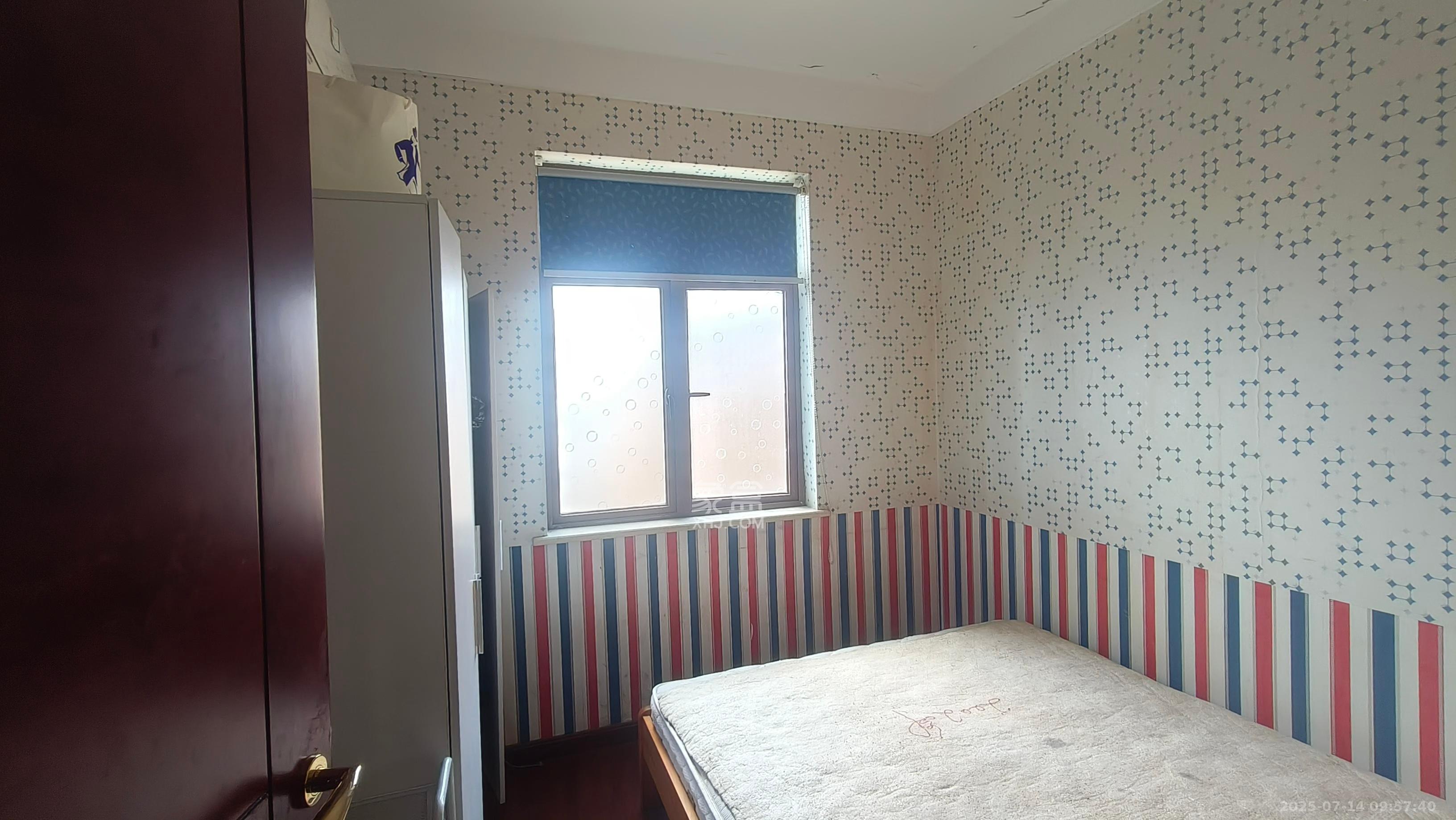 第六都（陆都小区）  3室2厅2卫    3600.0元/月室内图