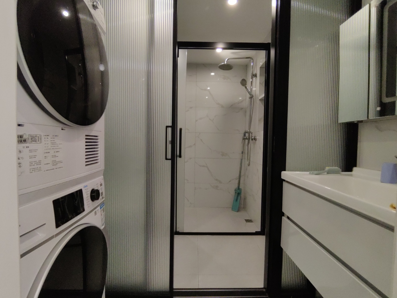 滨海新天地  3室2厅2卫    158.0万 滨海新天地  3室2厅2卫    158.0万客厅