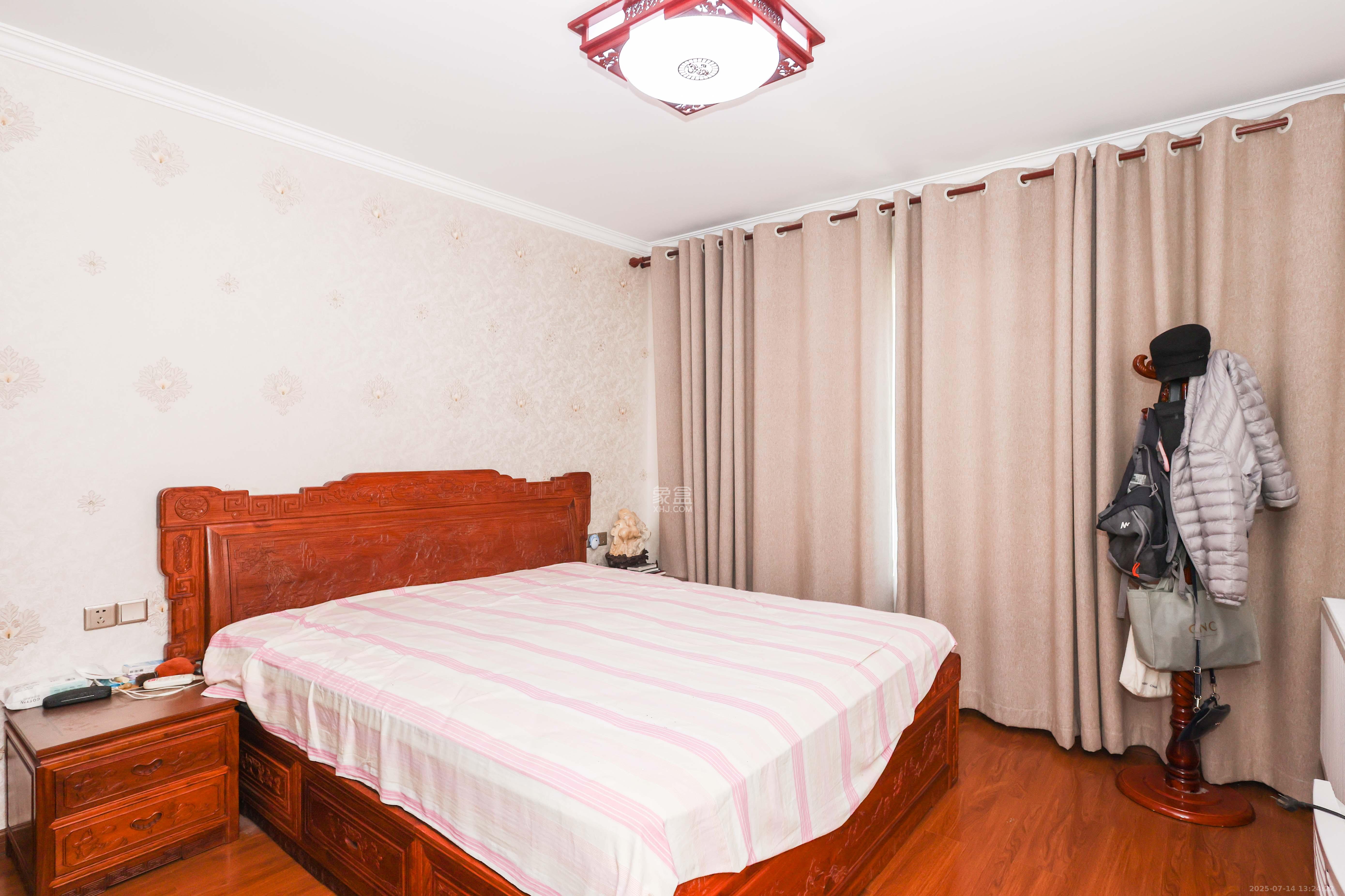 惠天然梅岭国际  4室2厅2卫    198.0万卧室