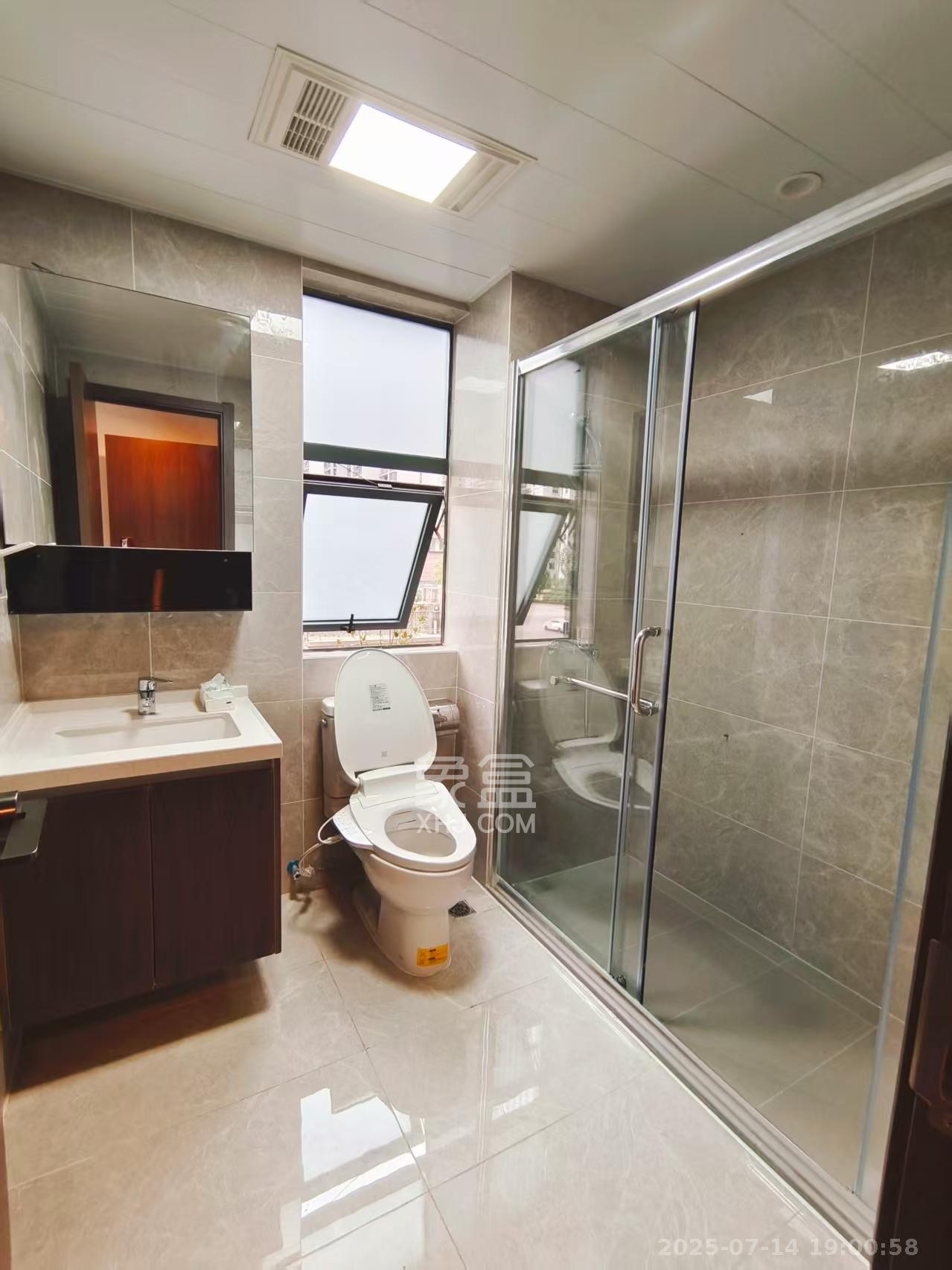 欣利梅溪左岸 4室2厅2卫 4000.0元/月 欣利梅溪左岸 4室2厅2卫 4000.0元/月室内图