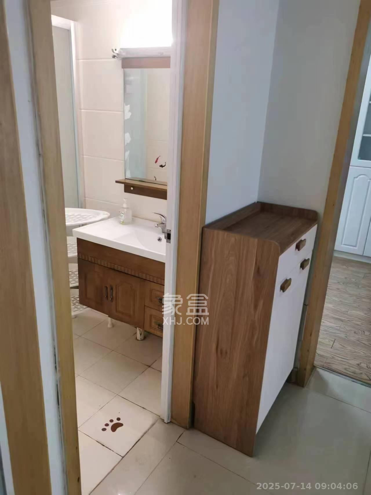 怡海星城 1室2厅1卫 1650.0元/月 怡海星城 1室2厅1卫 1650.0元/月室内图