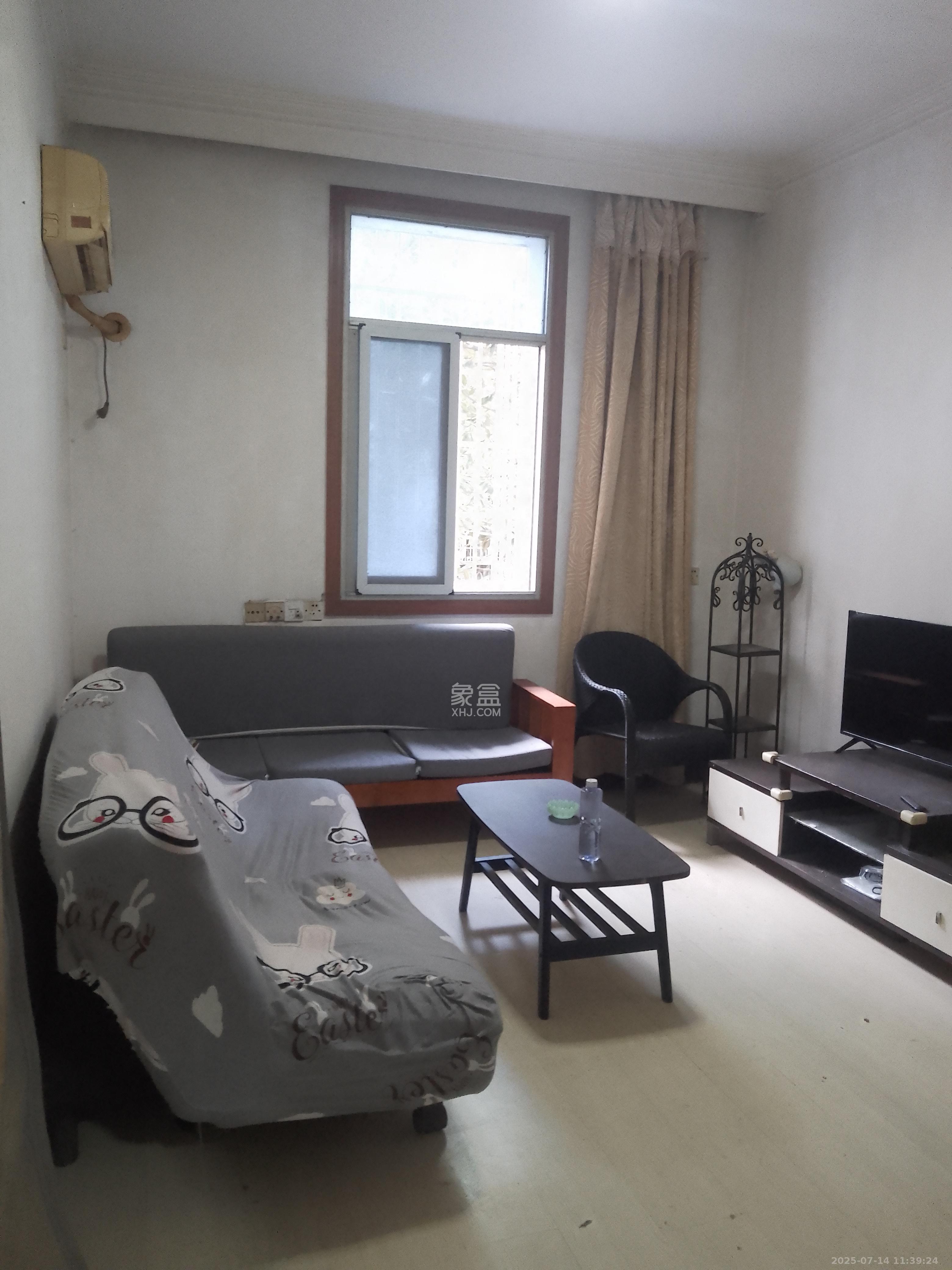 东瓜山二村  1室1厅1卫    1000.0元/月 东瓜山二村  1室1厅1卫    1000.0元/月室内图