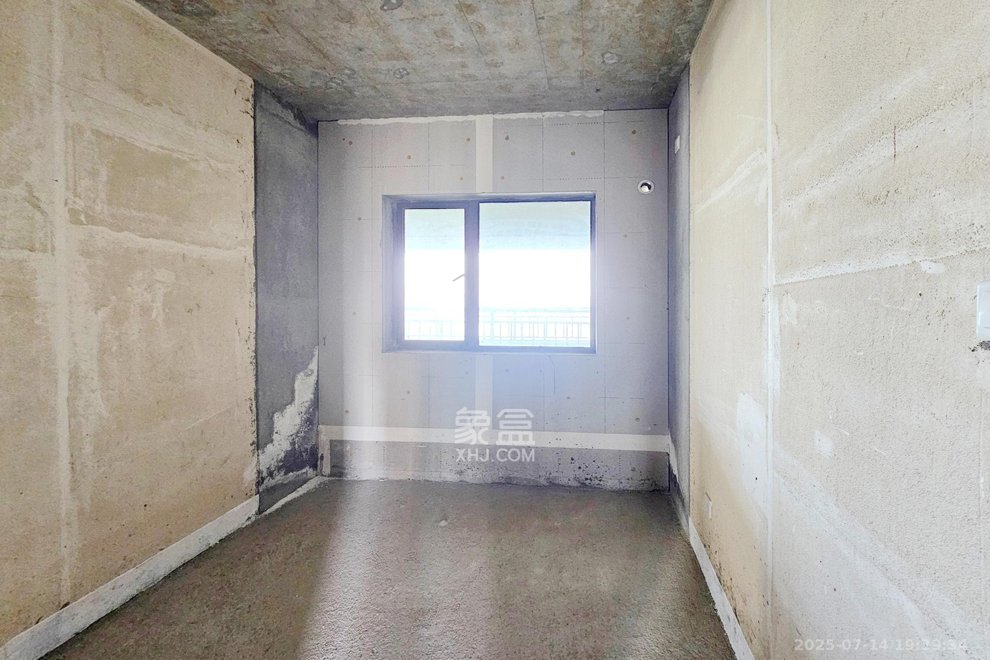 阳光城尚东湾嘉林苑 3室2厅2卫 100.0万 阳光城尚东湾嘉林苑 3室2厅2卫 100.0万卧室