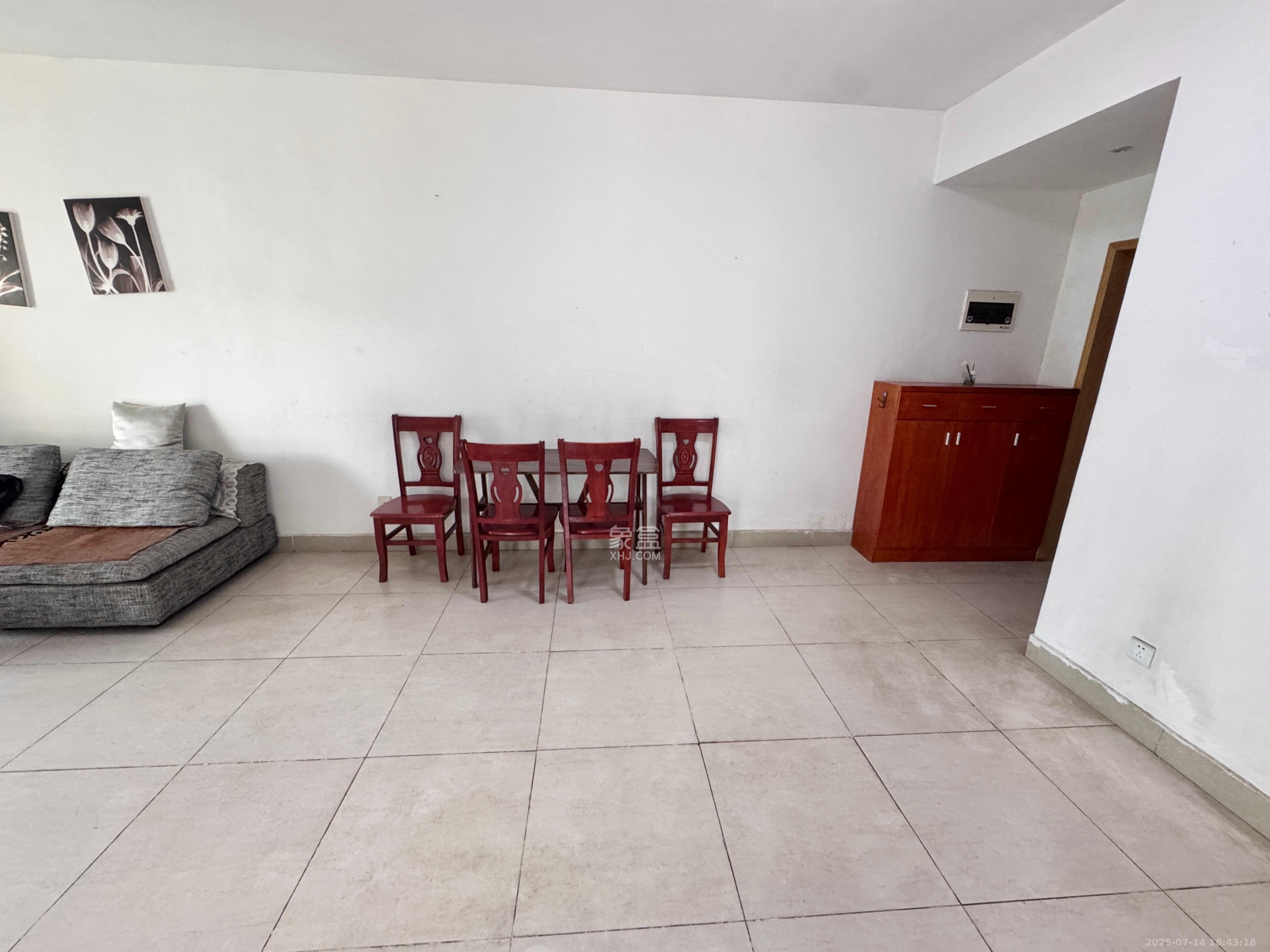 鑫远熙山 3室2厅1卫 2300.0元/月 鑫远熙山 3室2厅1卫 2300.0元/月室内图