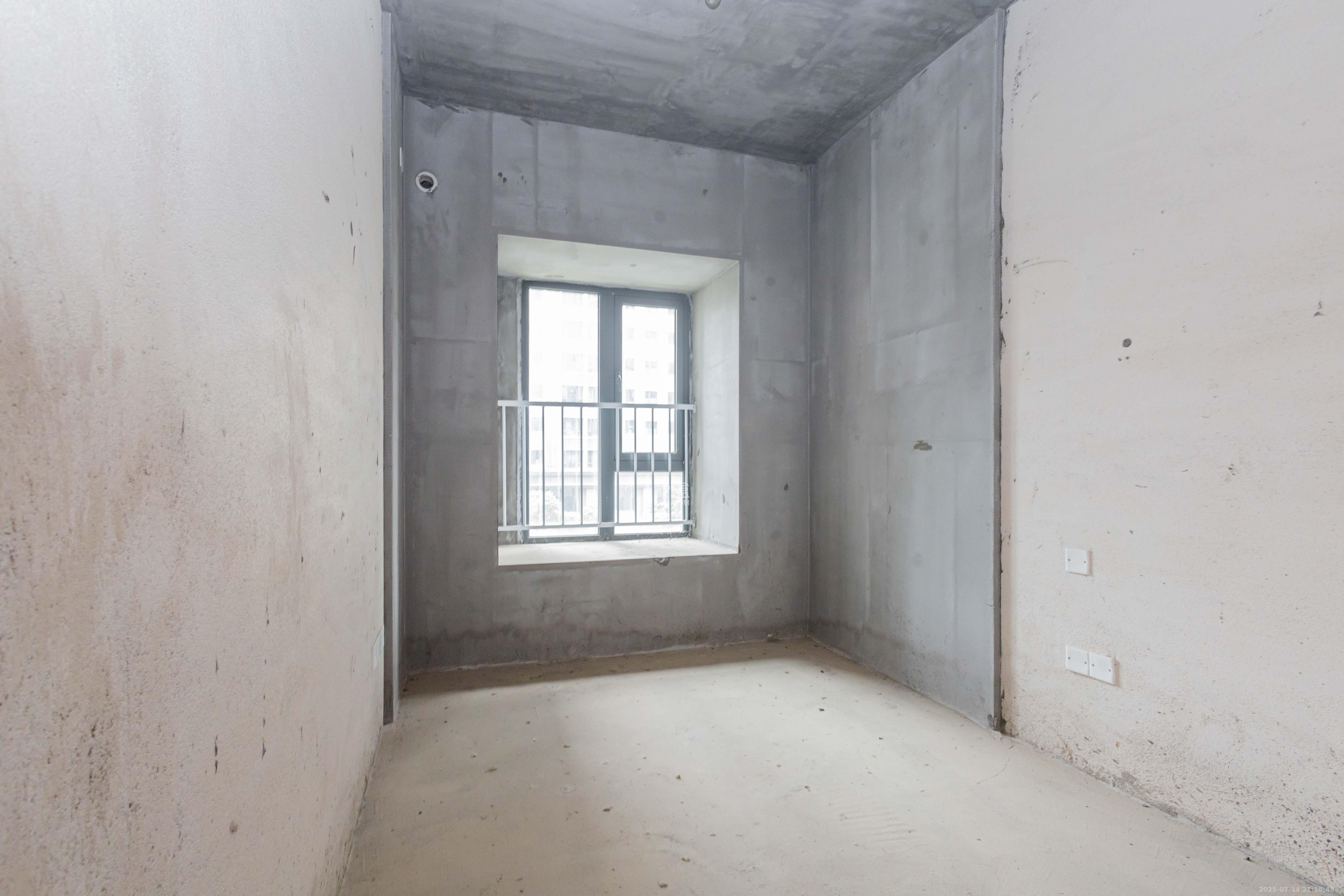 恒大江湾  3室2厅1卫    68.0万 恒大江湾  3室2厅1卫    68.0万卧室