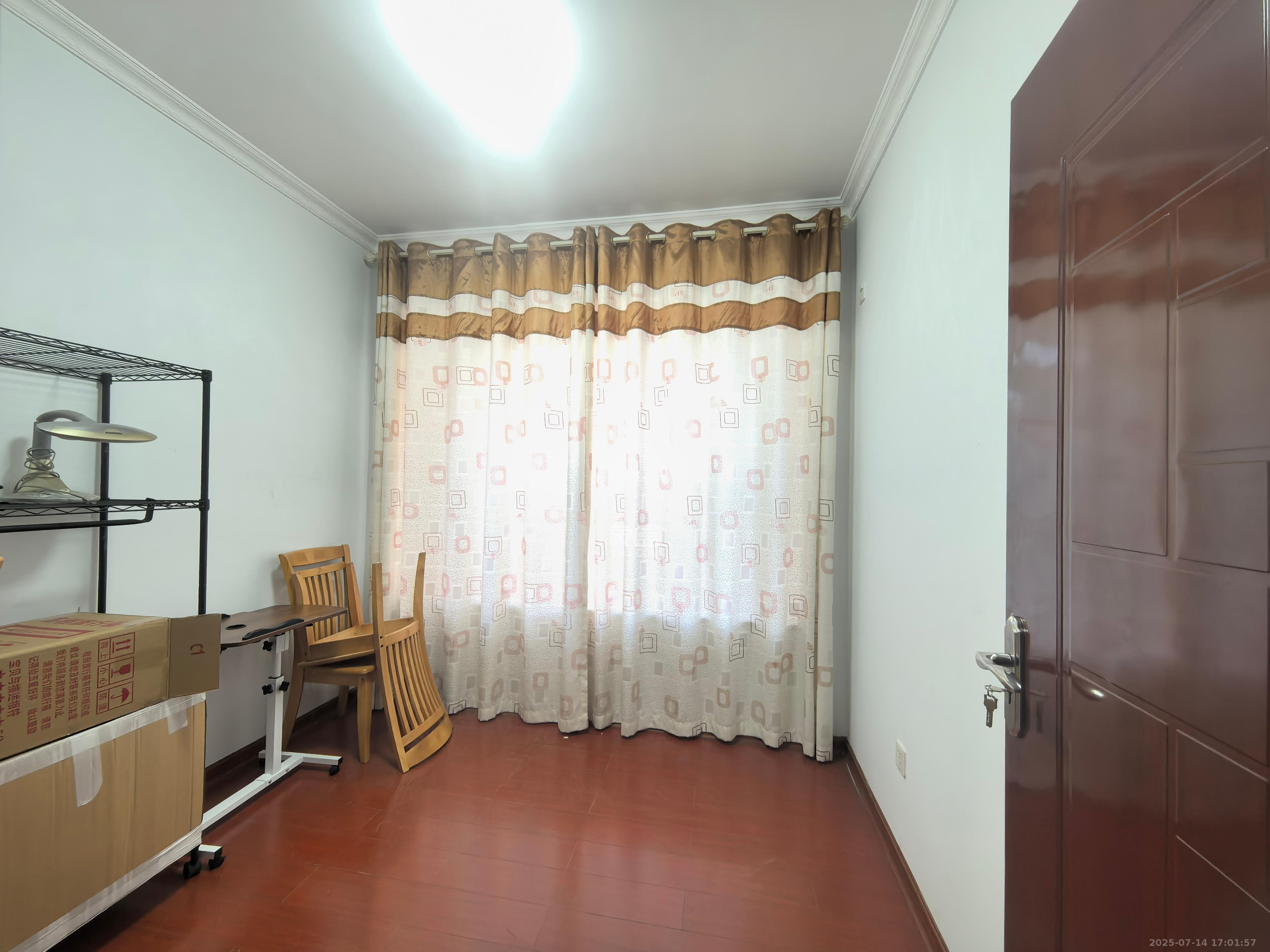 华润凤凰城二期  3室2厅1卫    1900.0元/月室内图