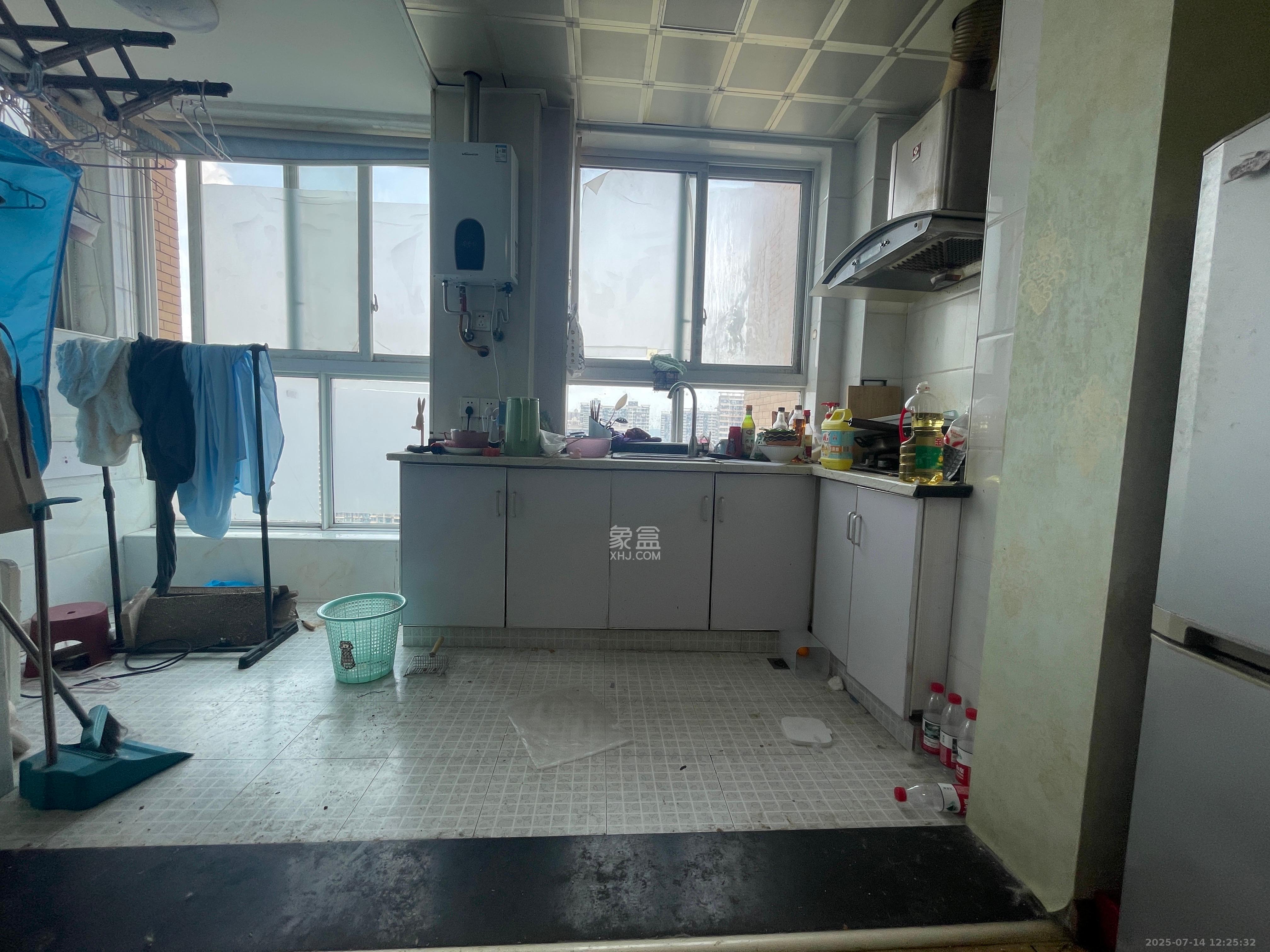 东方航标  1室1厅1卫    1500.0元/月室内图